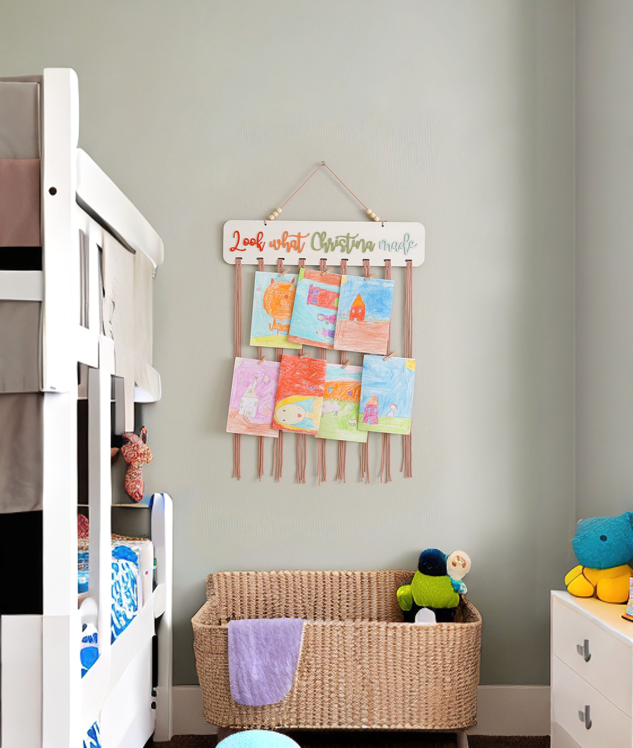Personalized Kids' Art Display Hanger – Macrame Wall Organizer I28