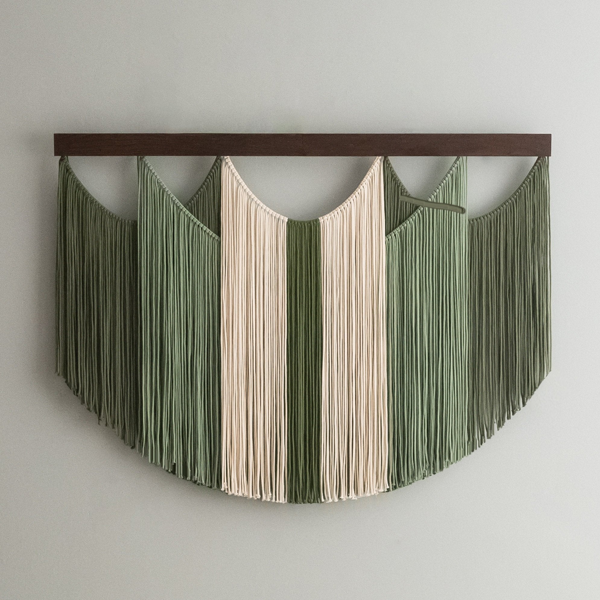 The Calm Wall Hanging – Macrame for Soothing Home Decor V90