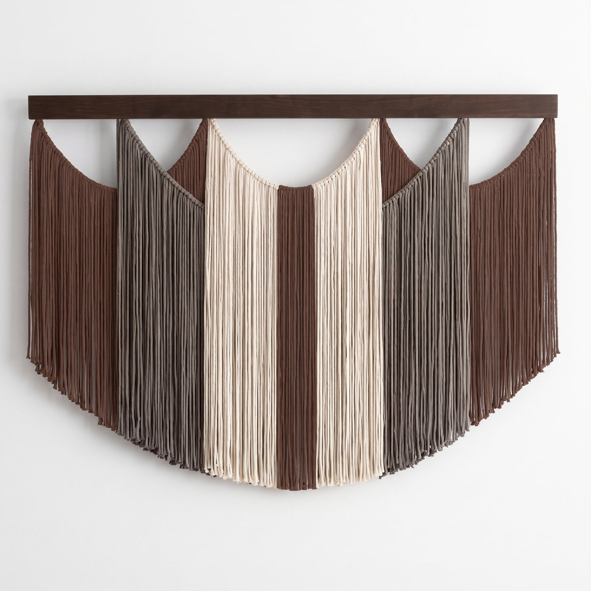 The Calm Wall Hanging – Macrame for Soothing Home Decor V90