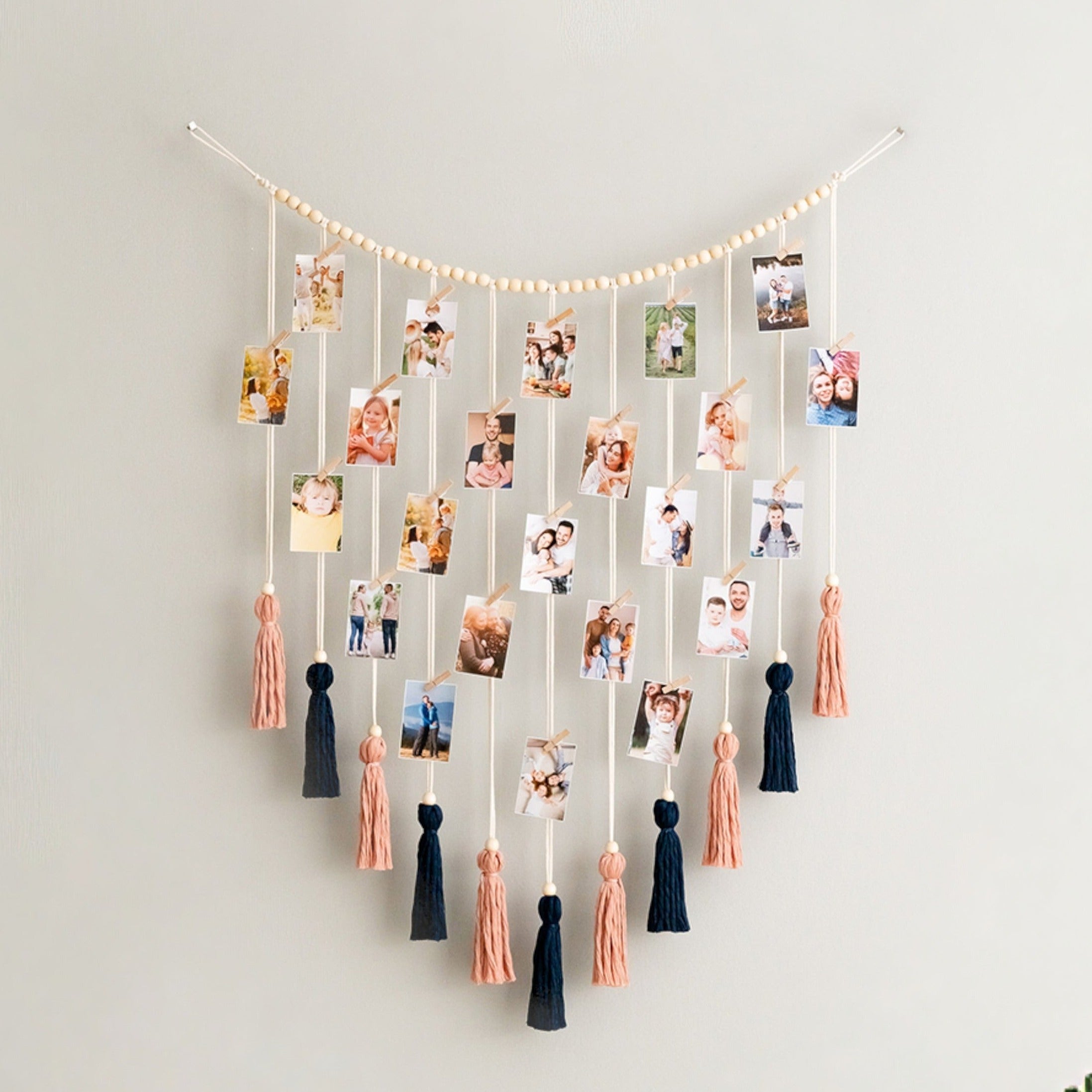 Macrame Photo Hanger – Boho Wall Display for Pictures I75