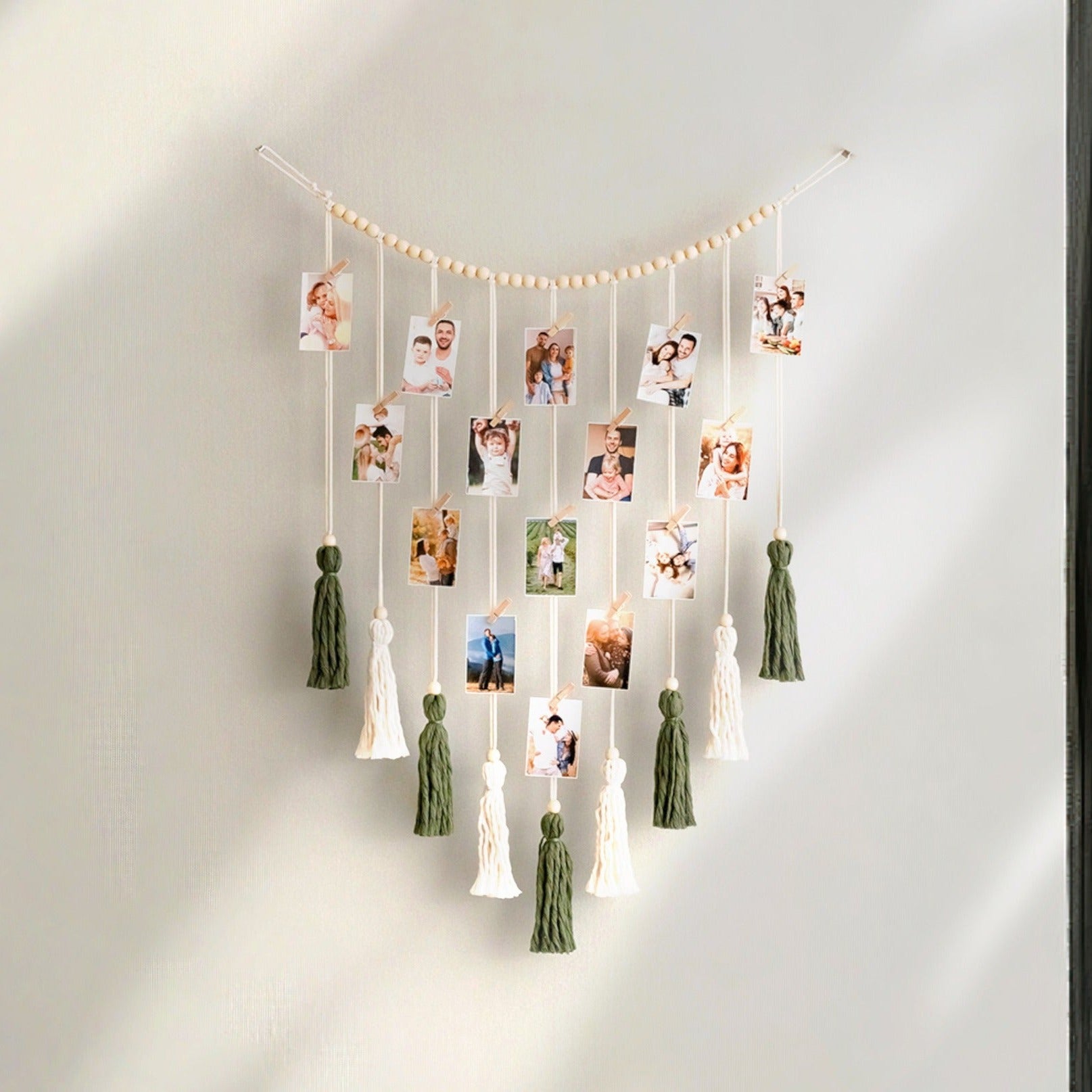 Macrame Photo Hanger – Boho Wall Display for Pictures I75