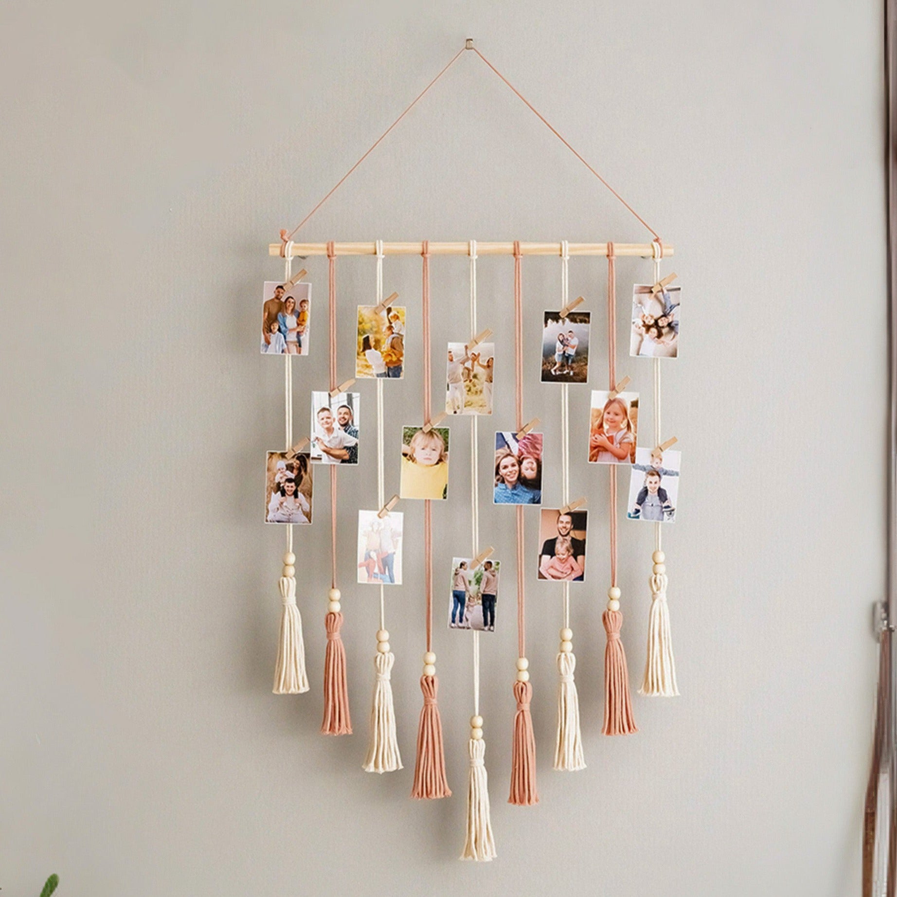 Macrame Photo Display – Boho Wall Hanging with Tassels I76