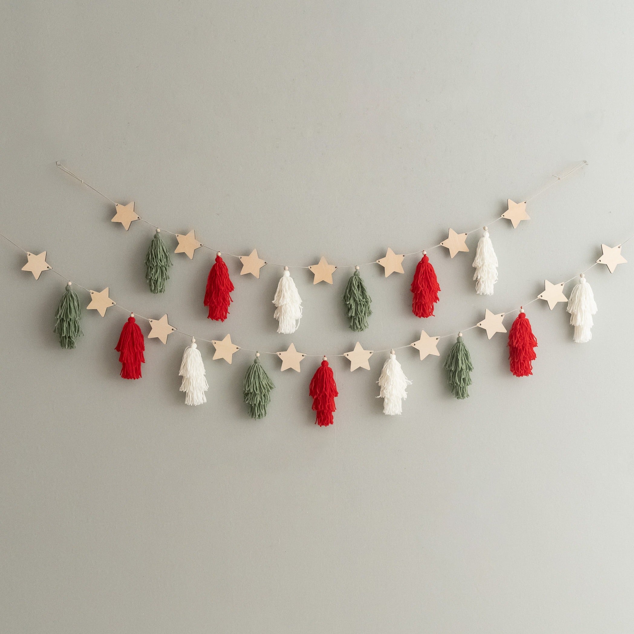 Macrame Christmas Garland with Wooden Stars for Wall Decor X68
