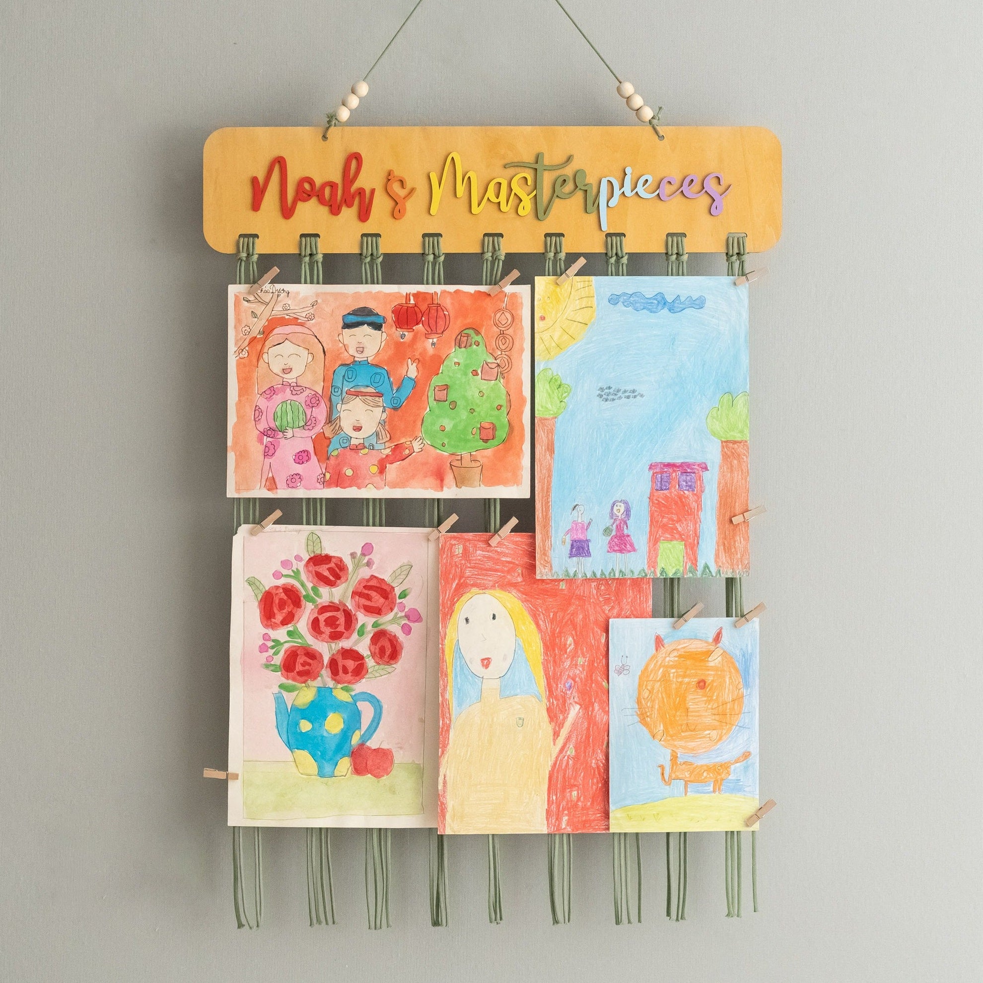 Personalized Kids' Art Display Hanger – Macrame Wall Organizer I28