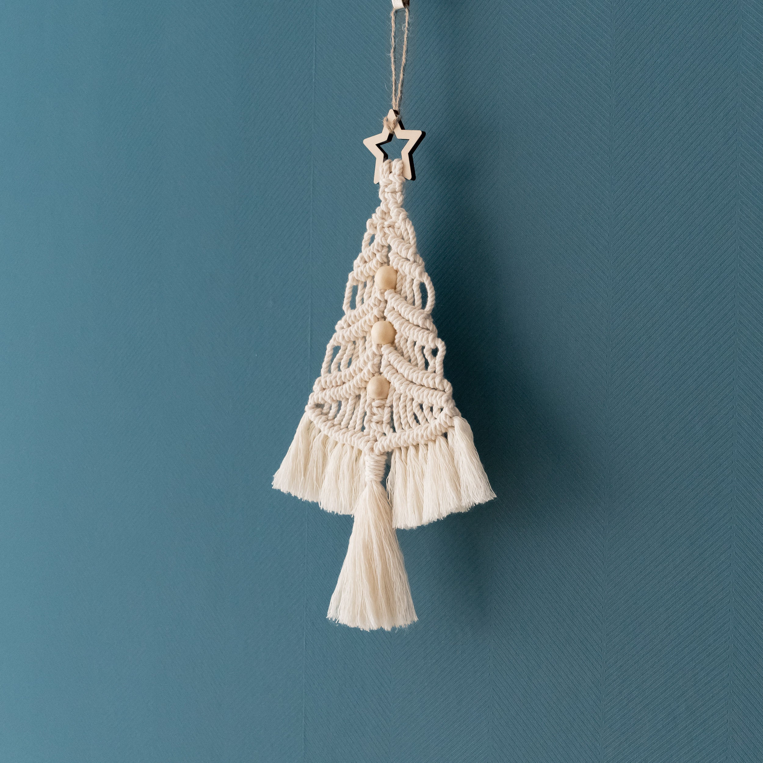 Macrame Christmas Tree Wall Hanging for Festive Holiday Decor