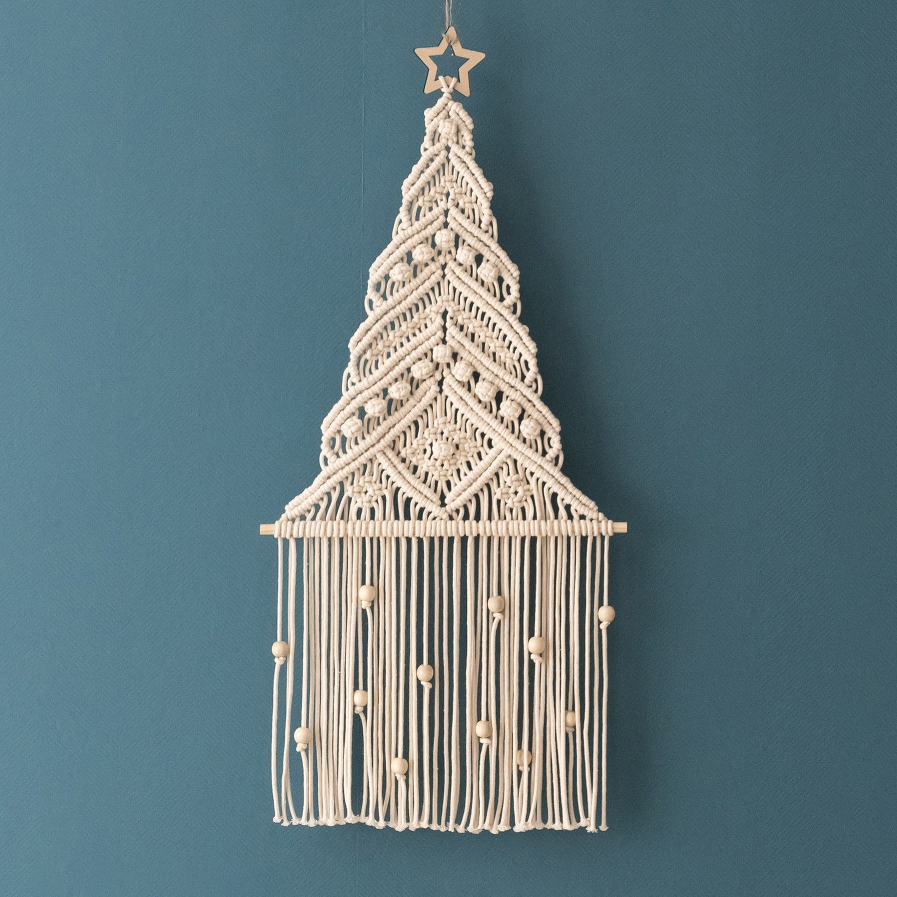 Macrame Christmas Tree Pattern for DIY Holiday Decor and Crafts P57