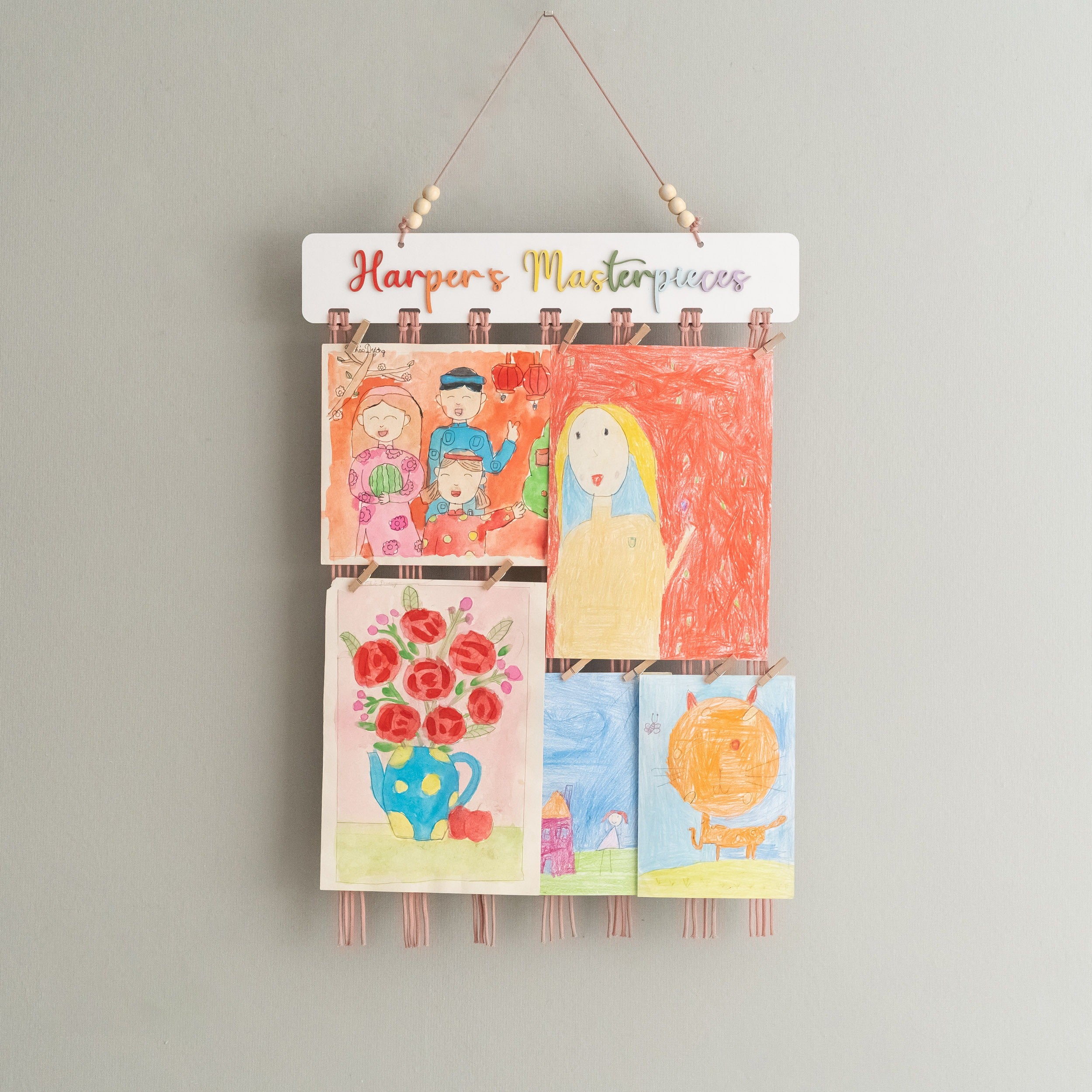 Personalized Kids' Art Display Hanger – Macrame Wall Organizer I28