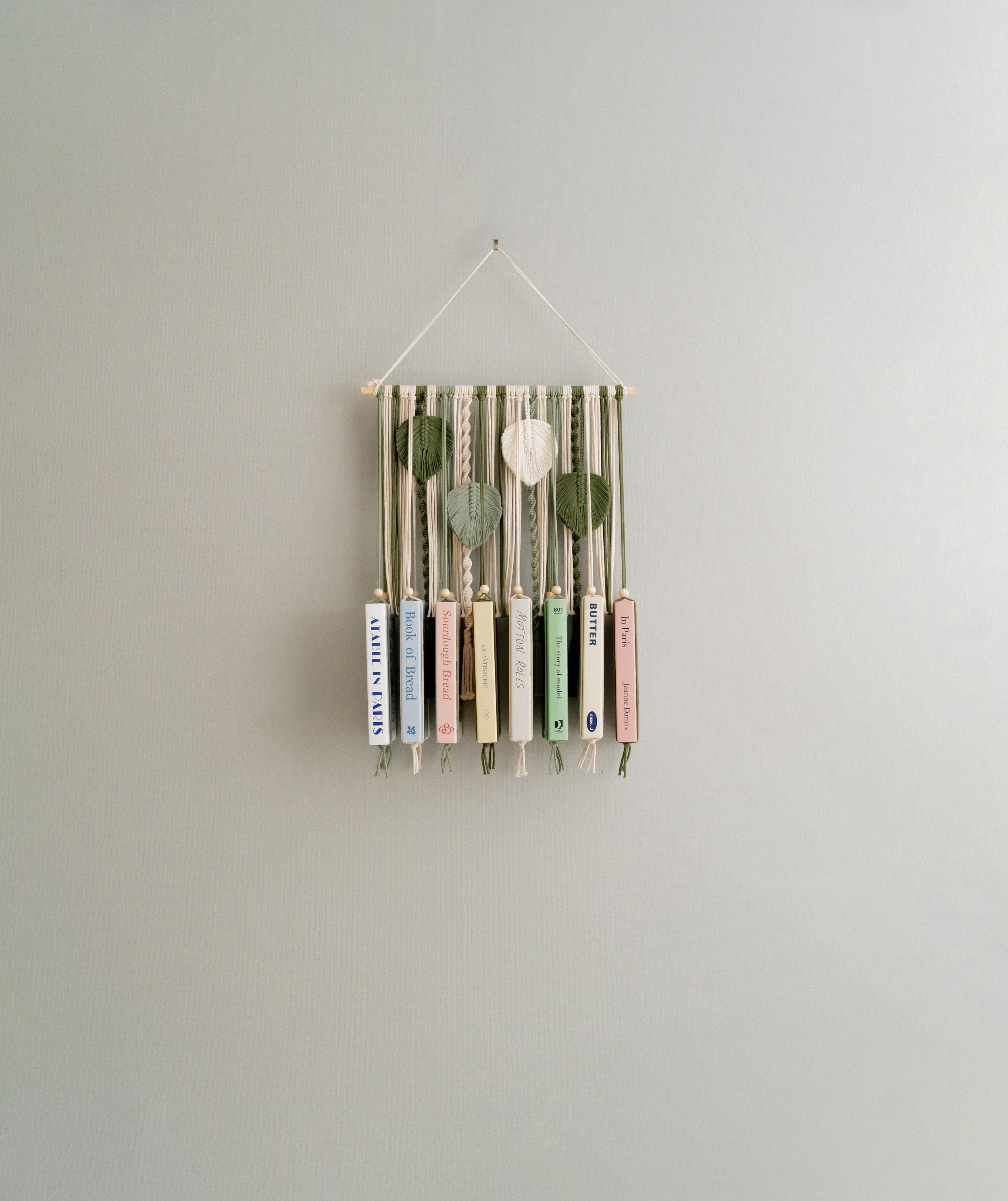 Macrame Book Organizer – Hanging Wall Bookshelf for Kids Room I62