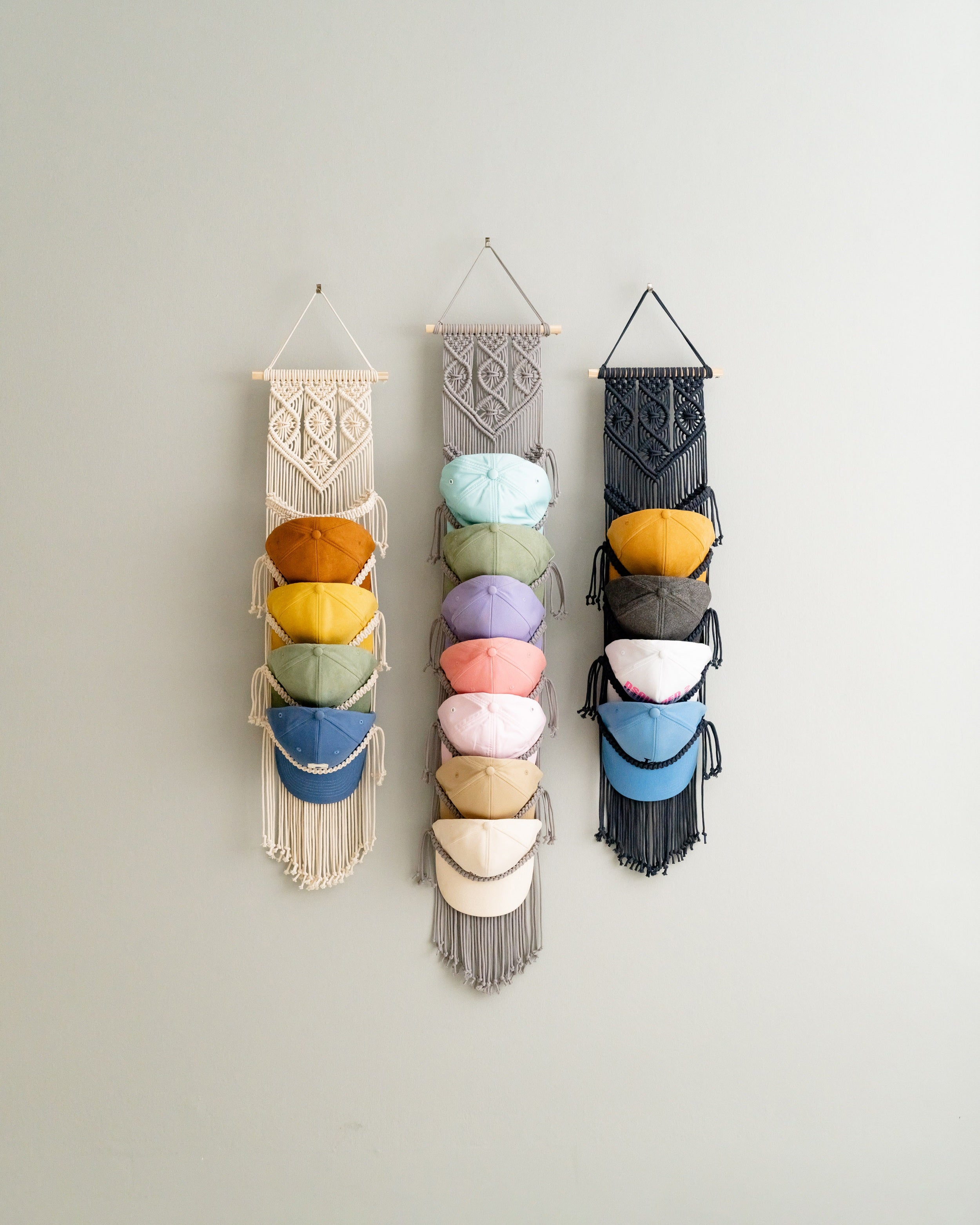 Macrame Strap-In Baseball Cap Organizer – Wall Hat Display H78