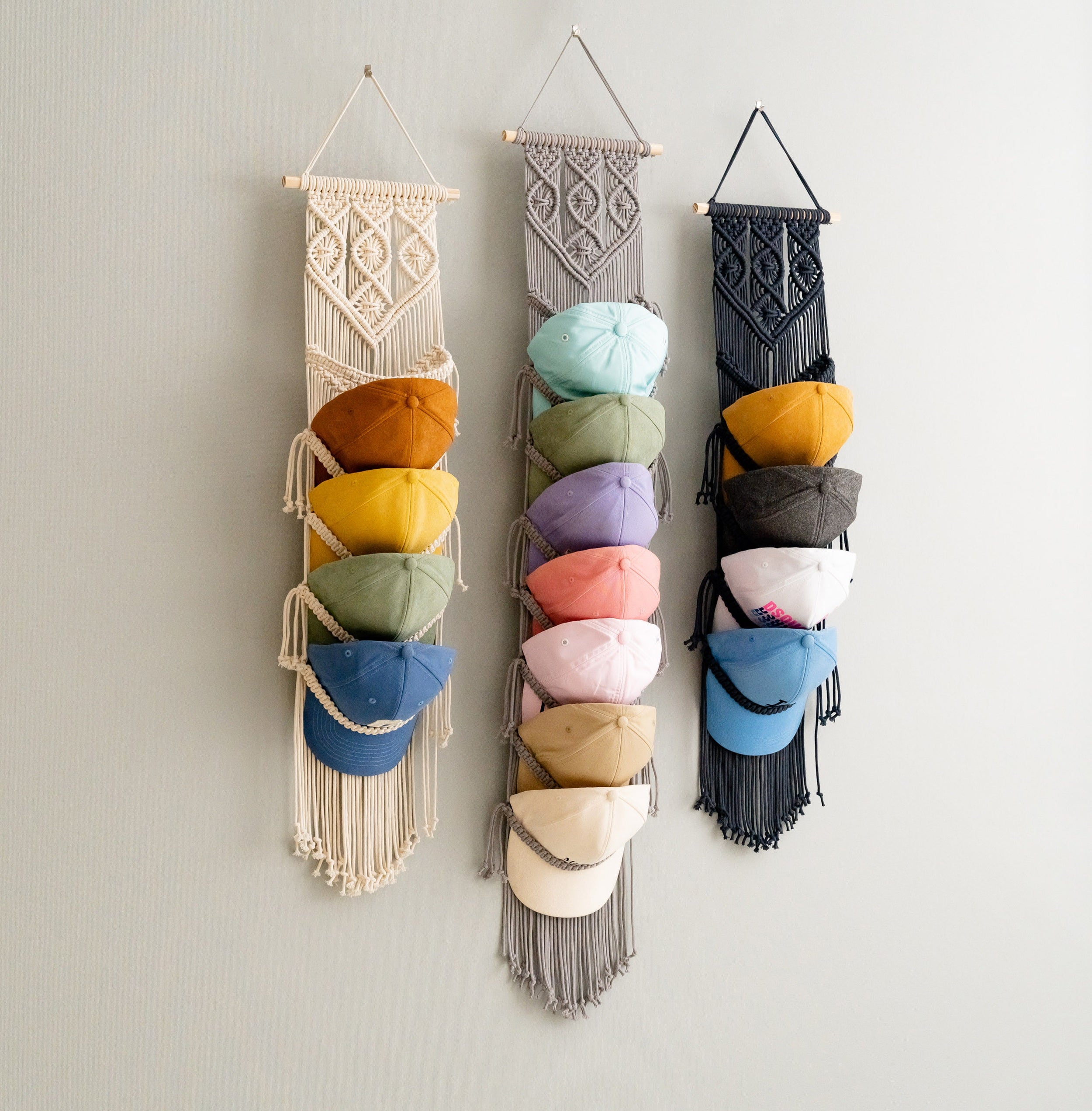 Macrame Strap-In Baseball Cap Organizer – Wall Hat Display H78