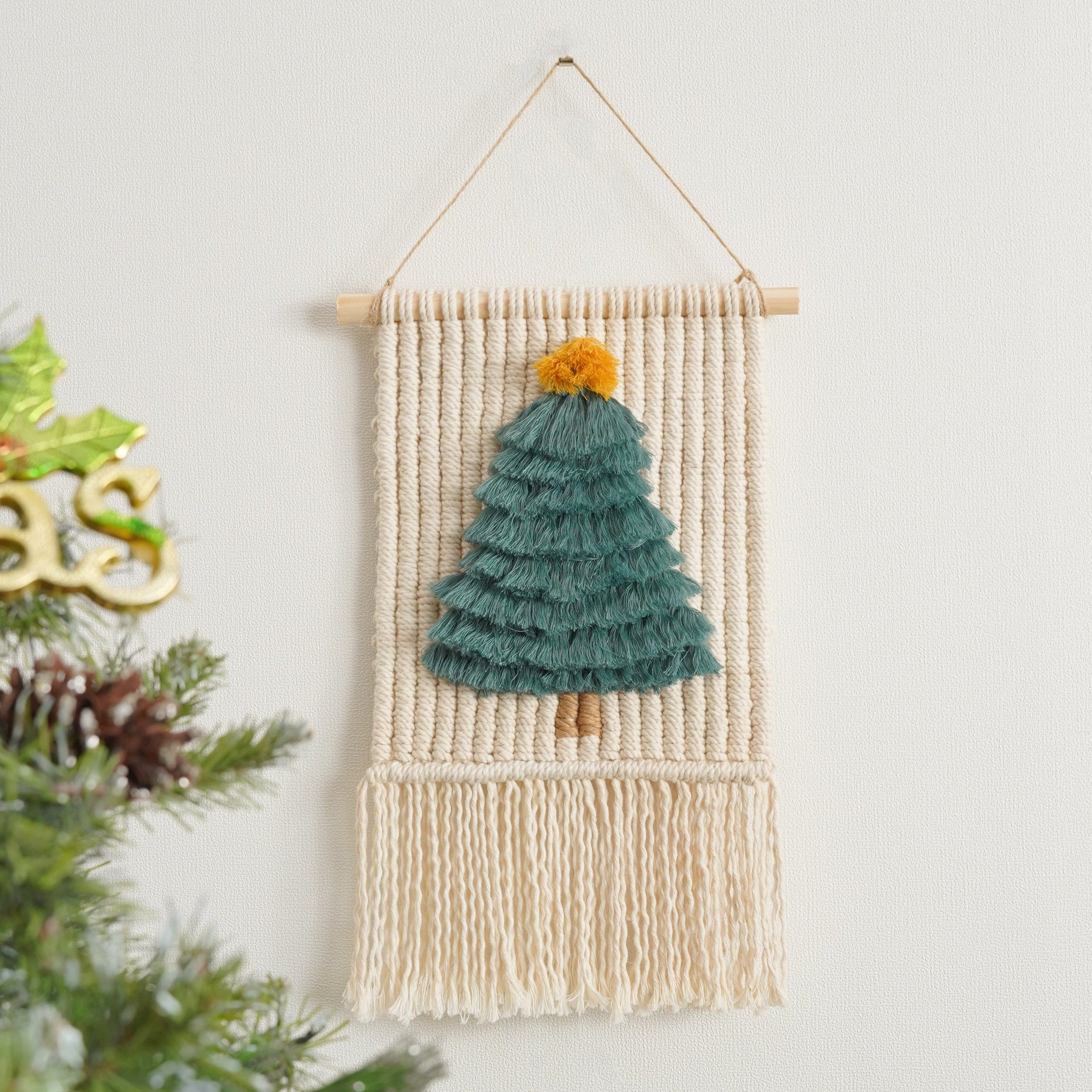 Macrame Christmas Tree Wall Hanging for Rustic Holiday Wall Decor X07
