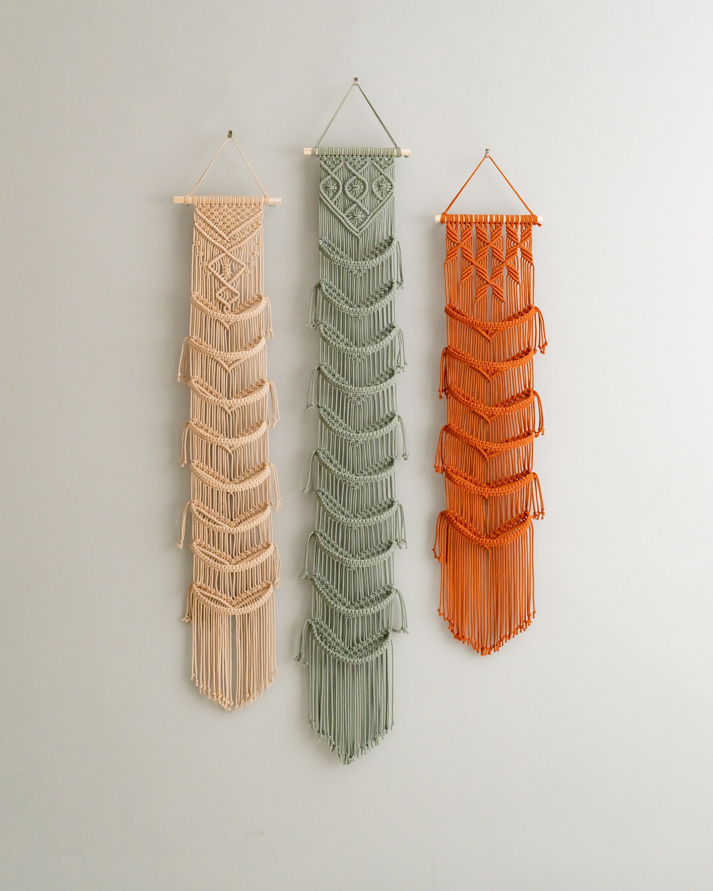 Macrame Strap-In Baseball Cap Organizer – Wall Hat Display H78