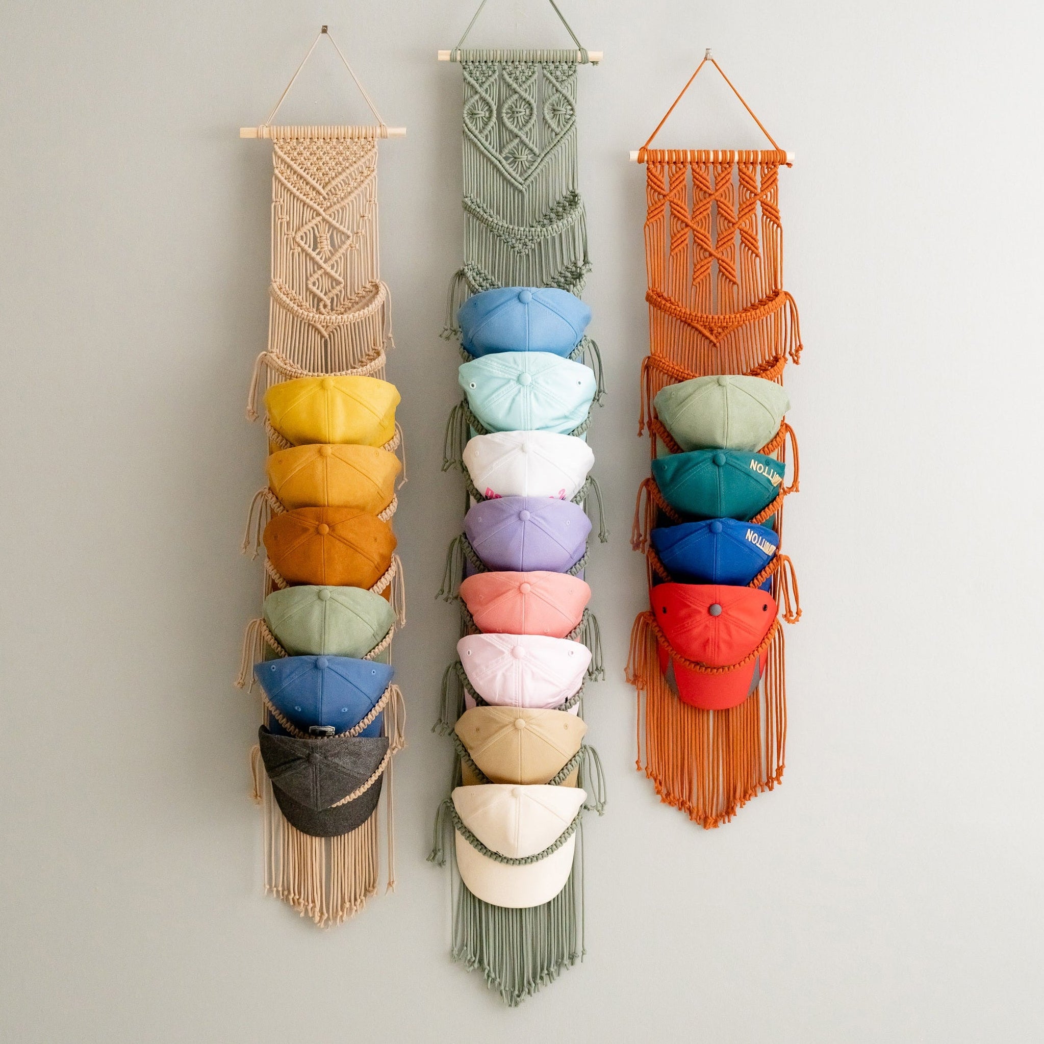 Macrame Strap-In Baseball Cap Organizer – Wall Hat Display H78