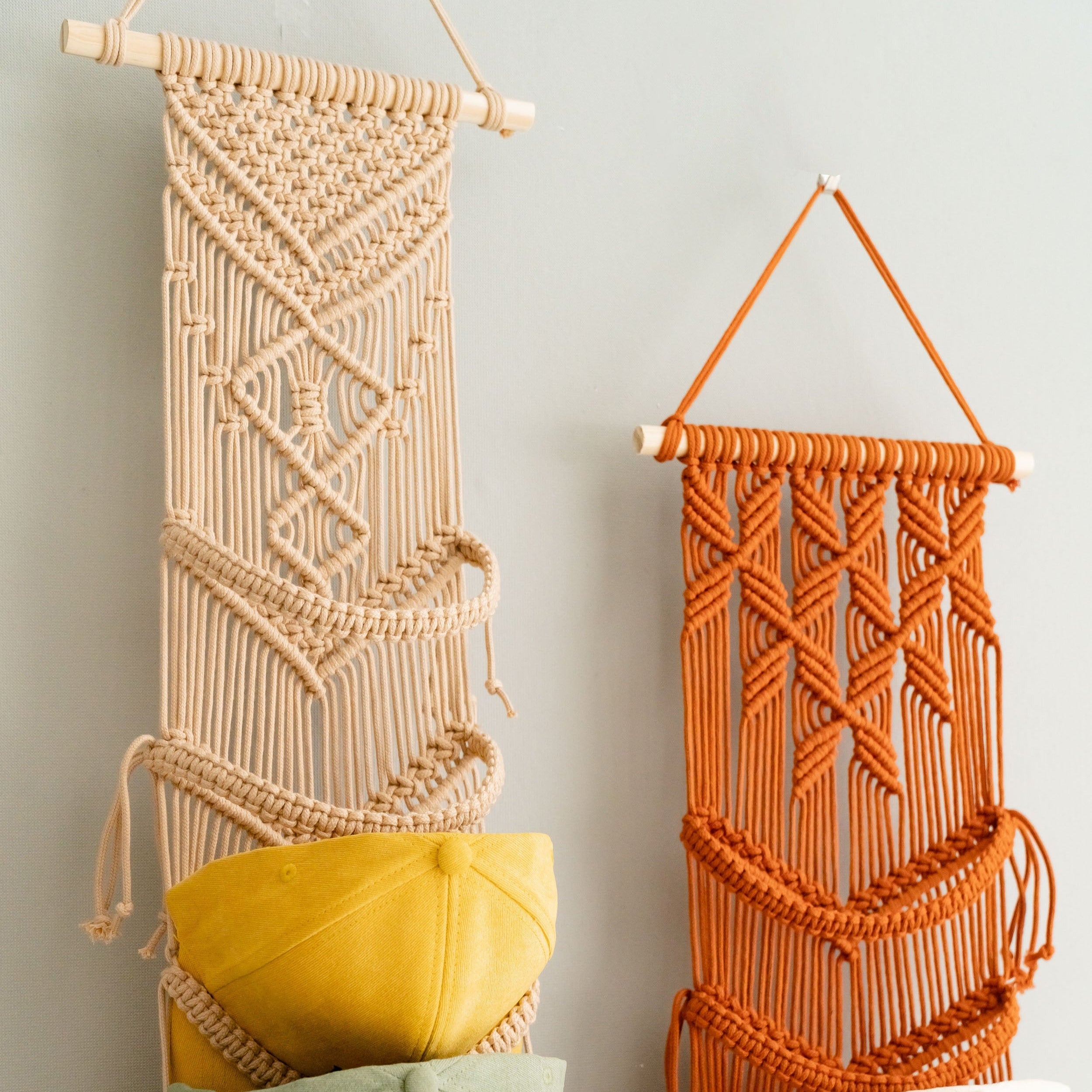 Macrame Strap-In Baseball Cap Organizer – Wall Hat Display H78