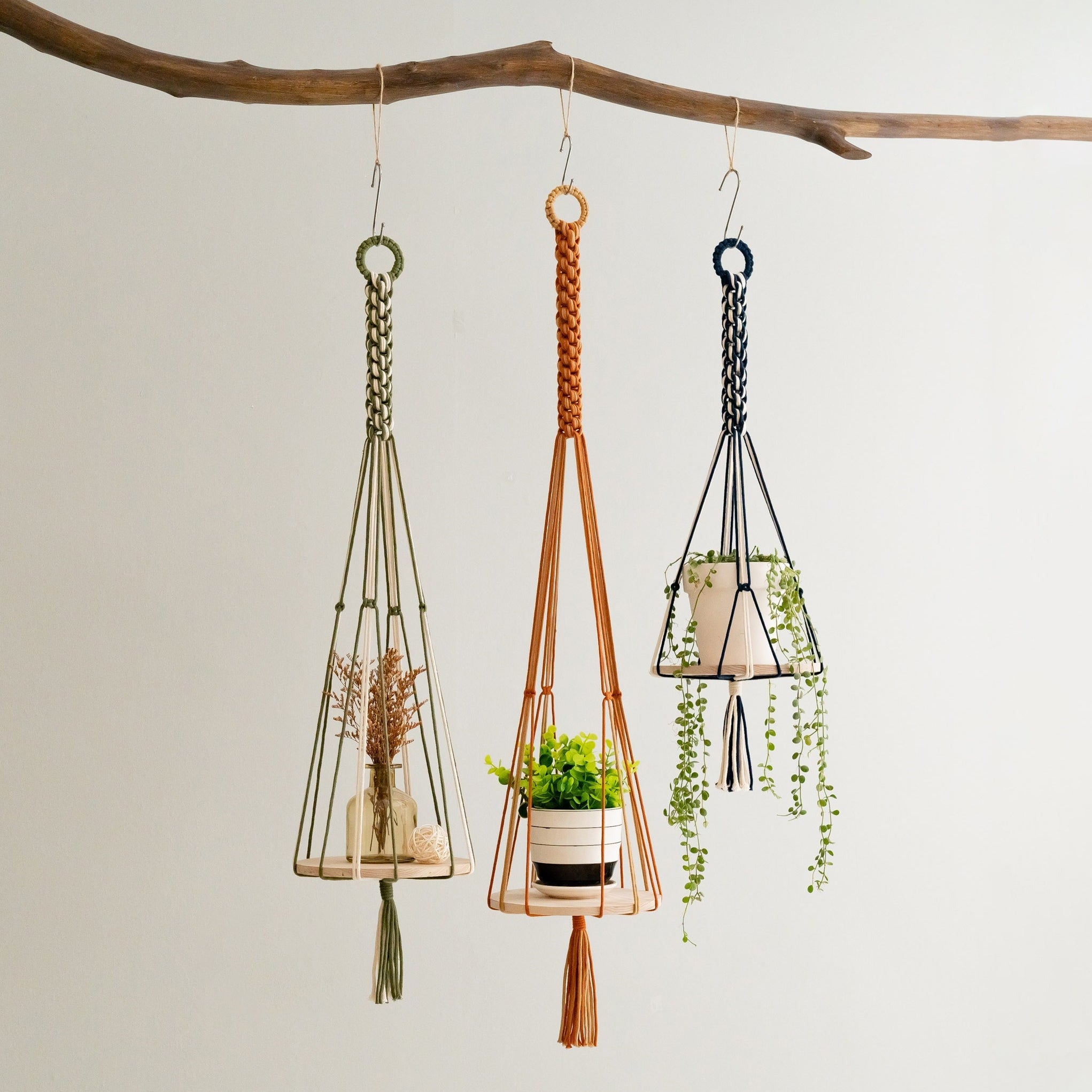 Boho Macrame Wood Tray Plant Hanger with Tail – Indoor Decor Basket S22