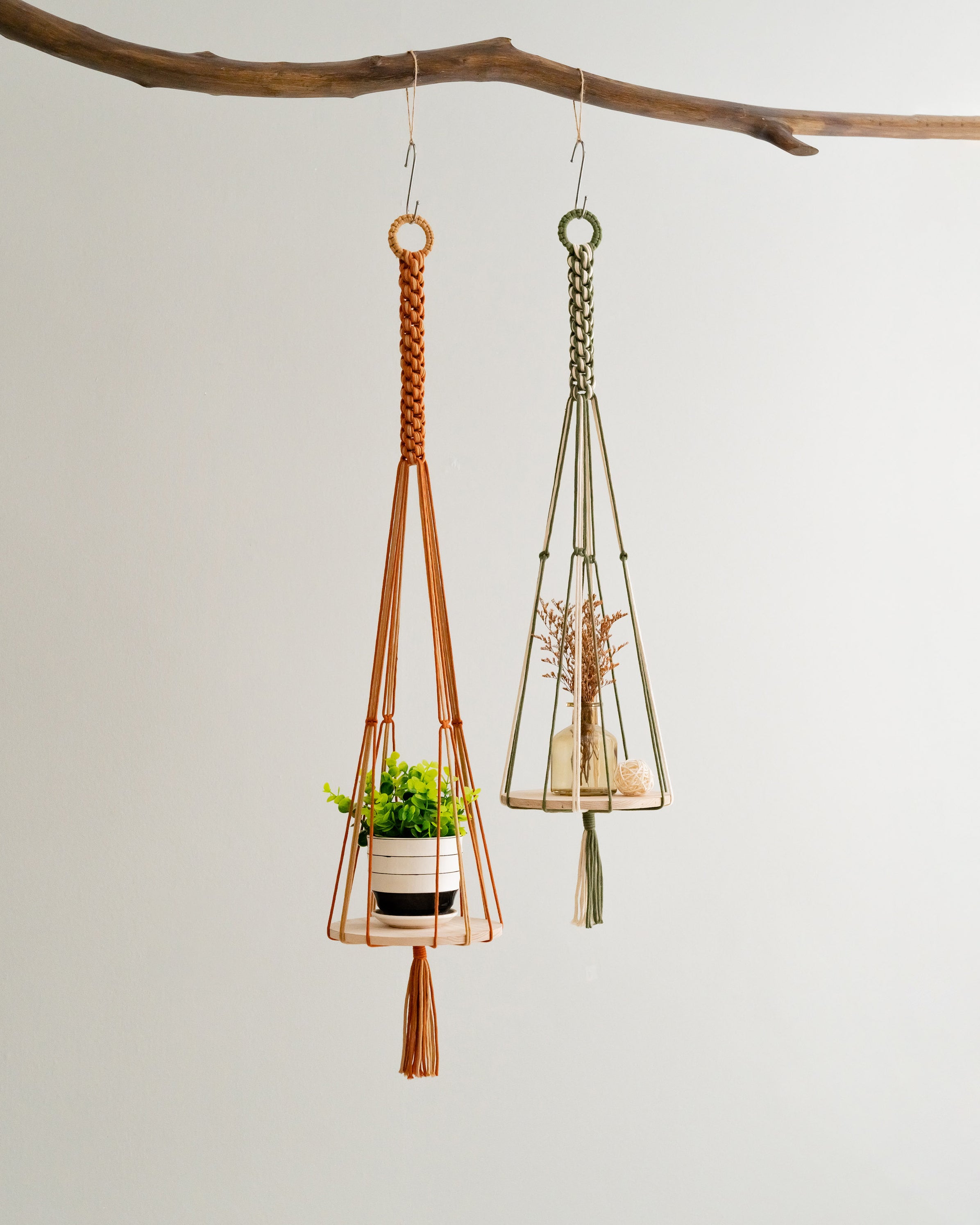 Boho Macrame Wood Tray Plant Hanger with Tail – Indoor Decor Basket S22