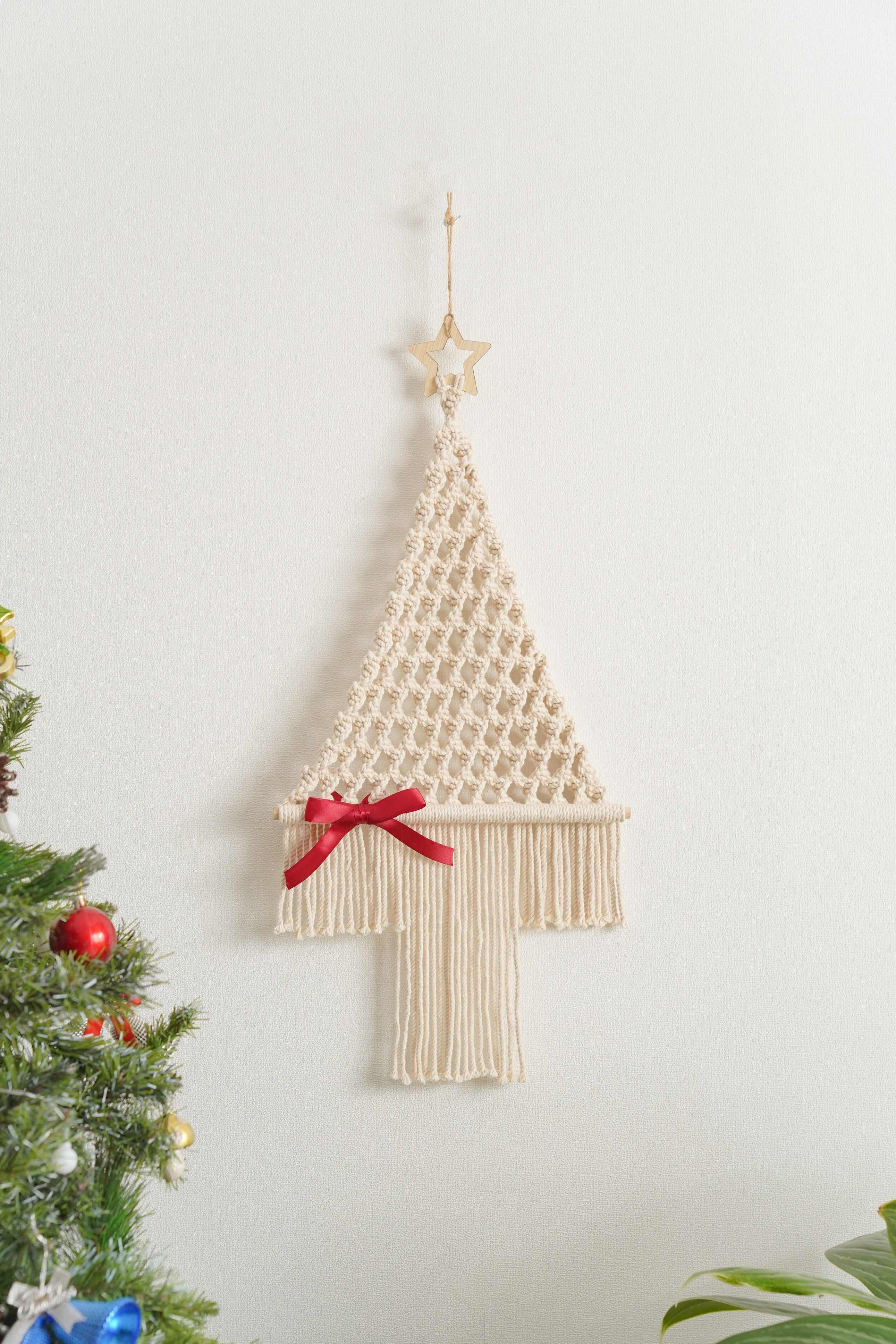 Macrame Christmas Tree Pattern with Wooden Star for Holiday Decor P22