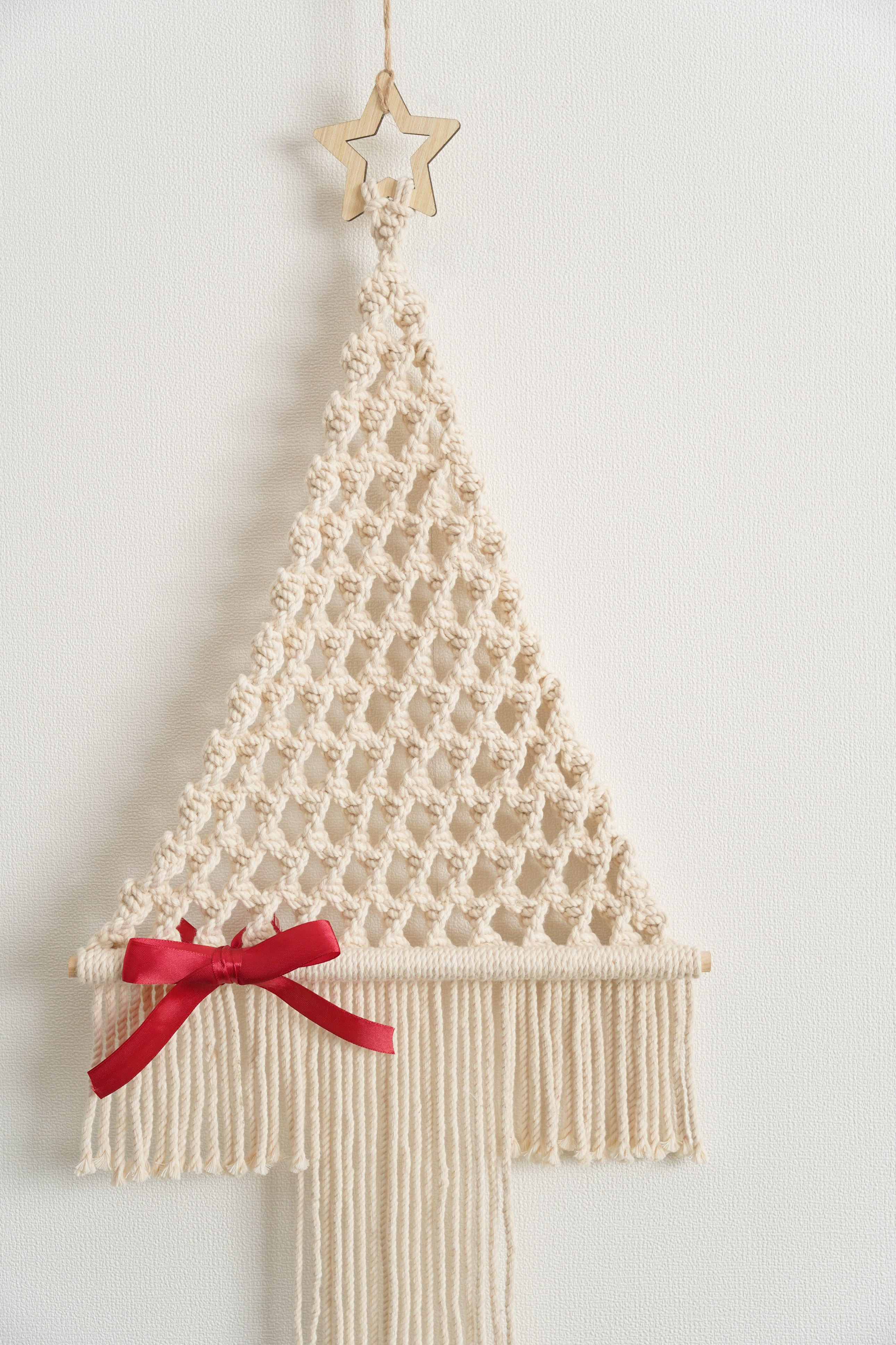 Macrame Christmas Tree Pattern with Wooden Star for Holiday Decor P22