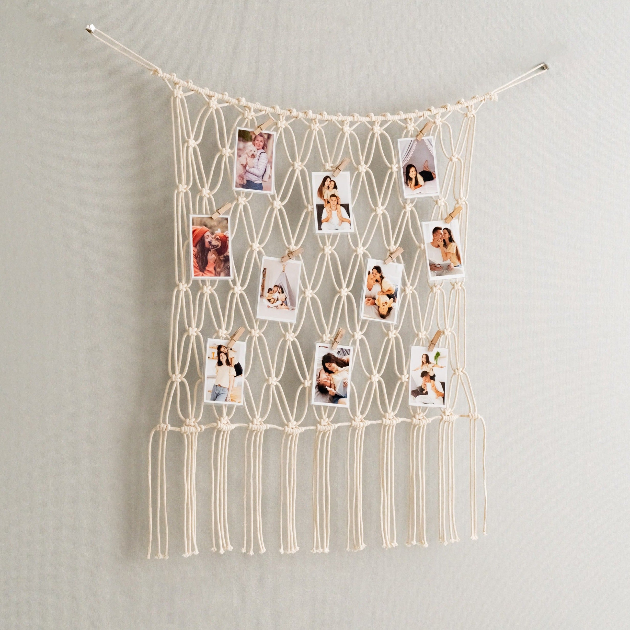 Macrame Photo Grid – Boho Hanging Net for Wall Display I19