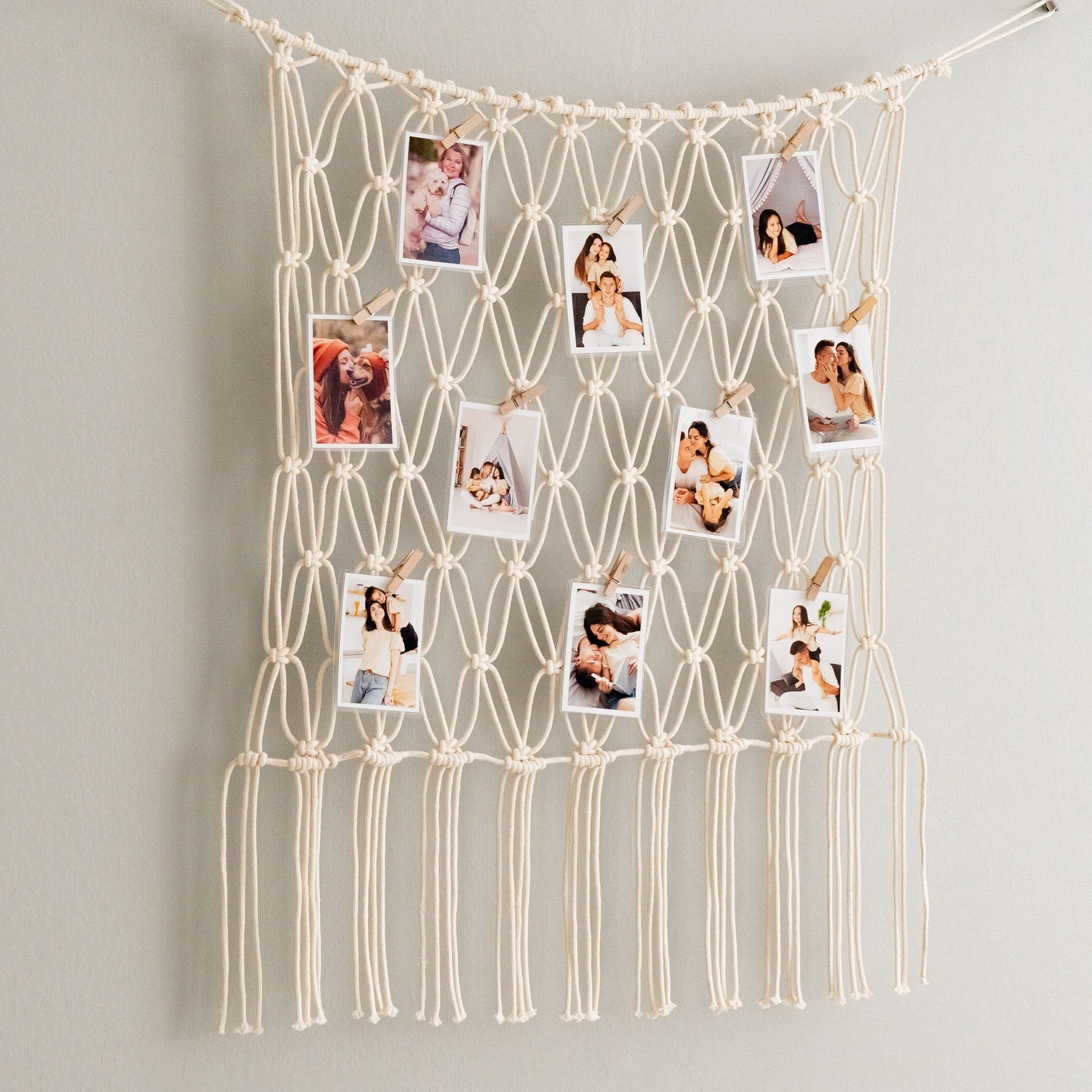 Macrame Photo Grid – Boho Hanging Net for Wall Display I19