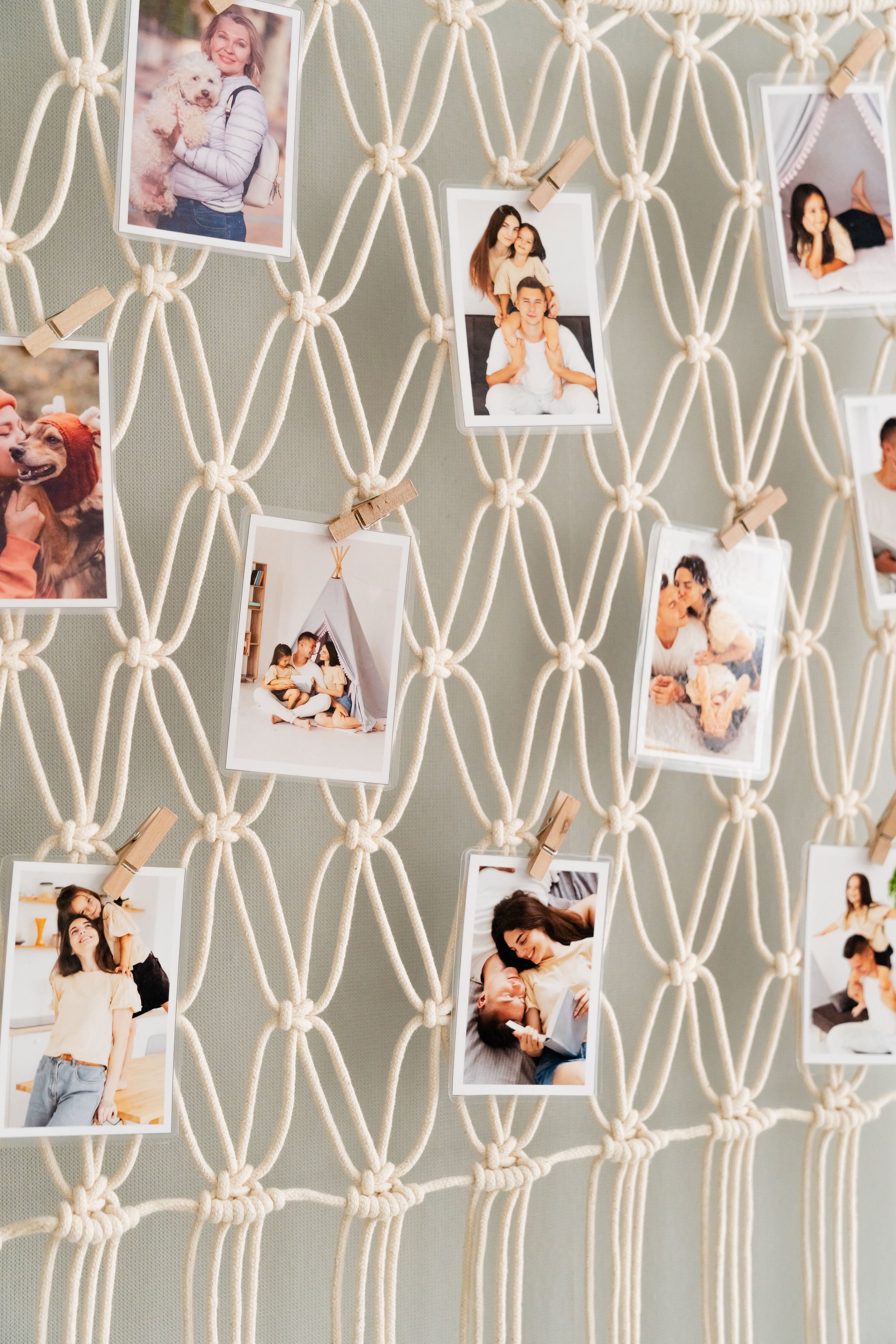 Macrame Photo Grid – Boho Hanging Net for Wall Display I19