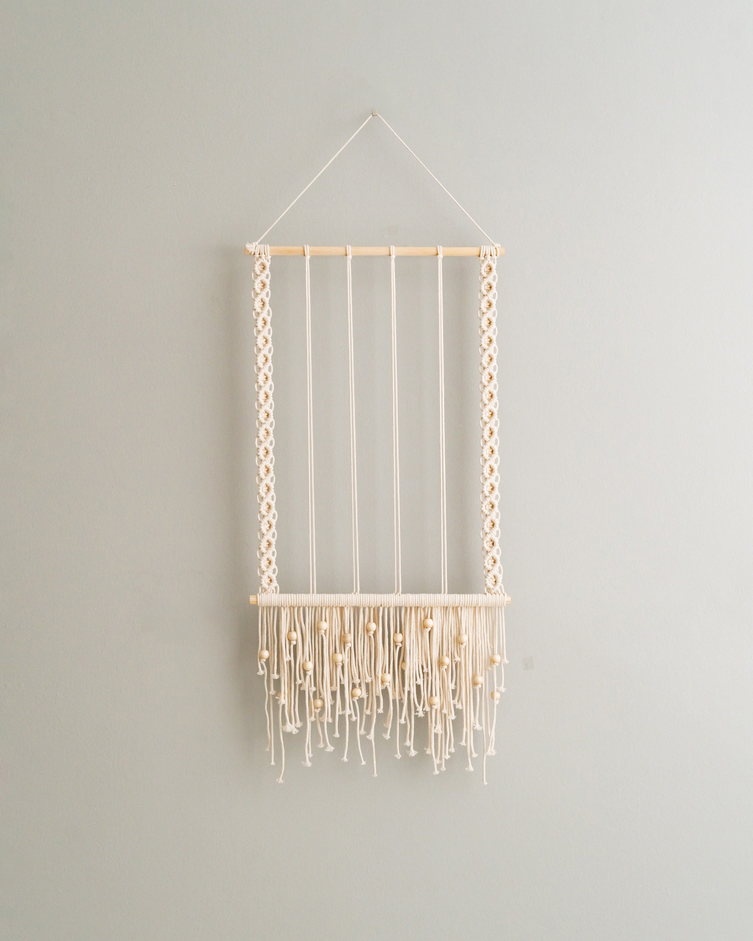 Macrame Wooden Bead Photo Hanger – Boho Wall Display H89