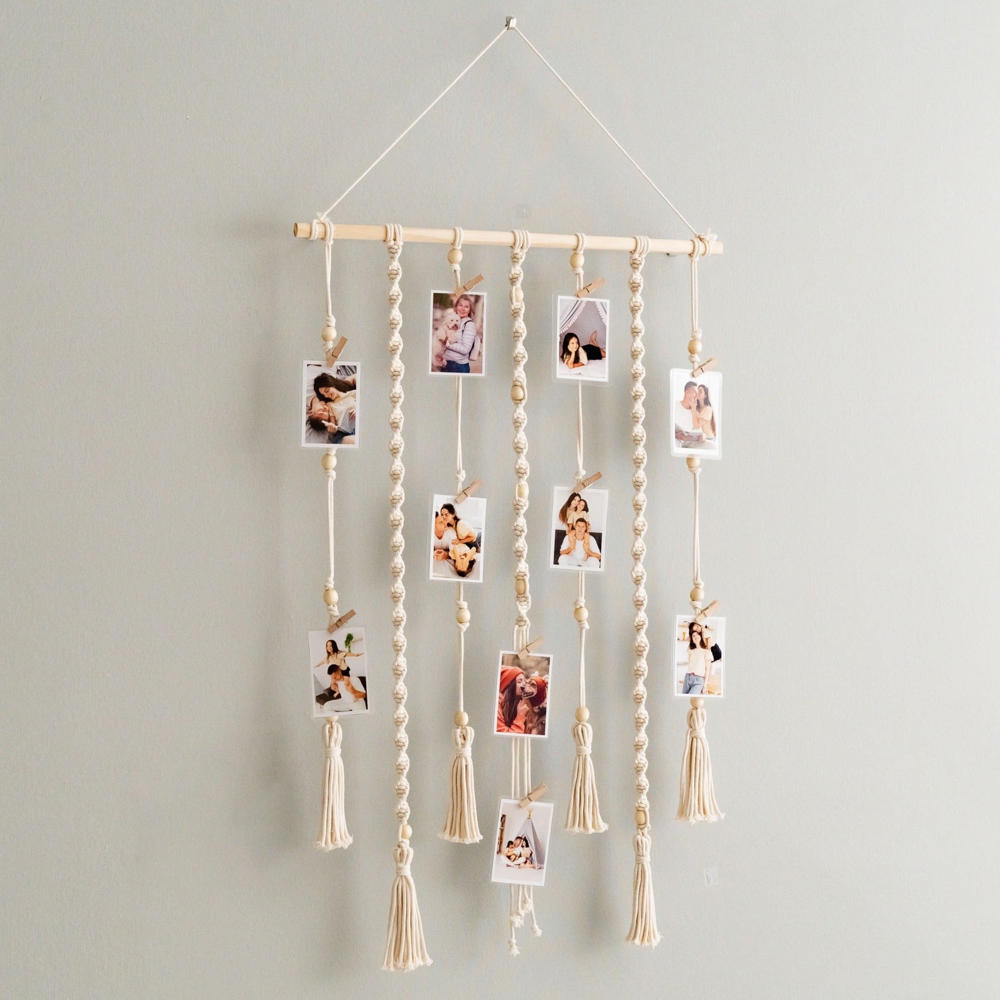 Macrame Photo Display – Boho Picture Wall Hanging with Clips I55