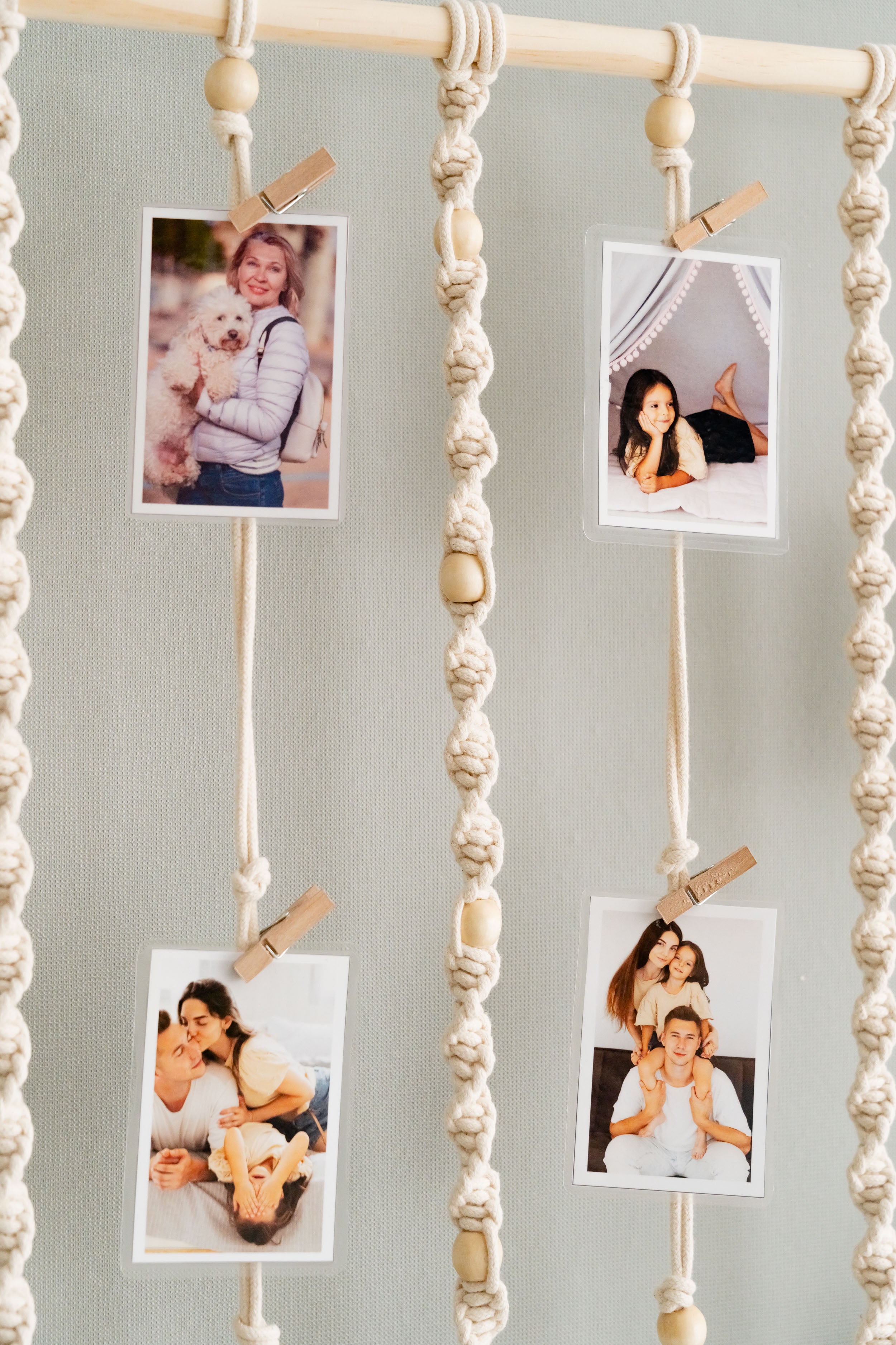 Macrame Photo Display – Boho Picture Wall Hanging with Clips I55