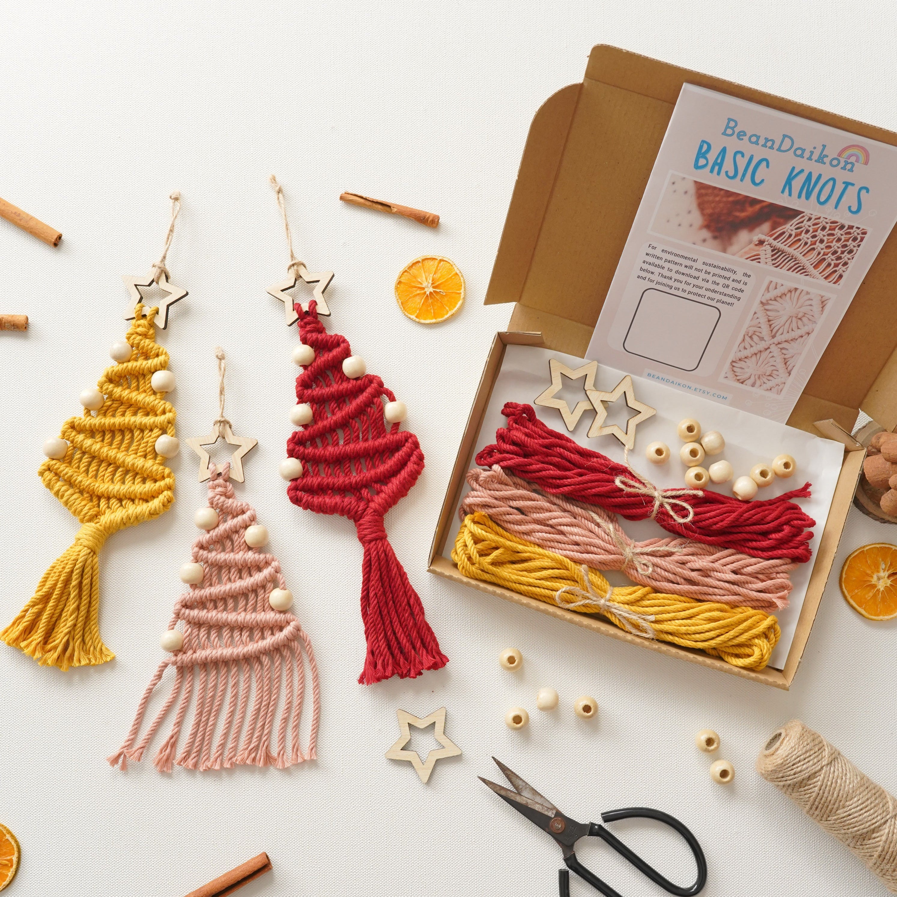 DIY Christmas Tree Macrame Kit – Cotton Cord & Wooden Beads K24