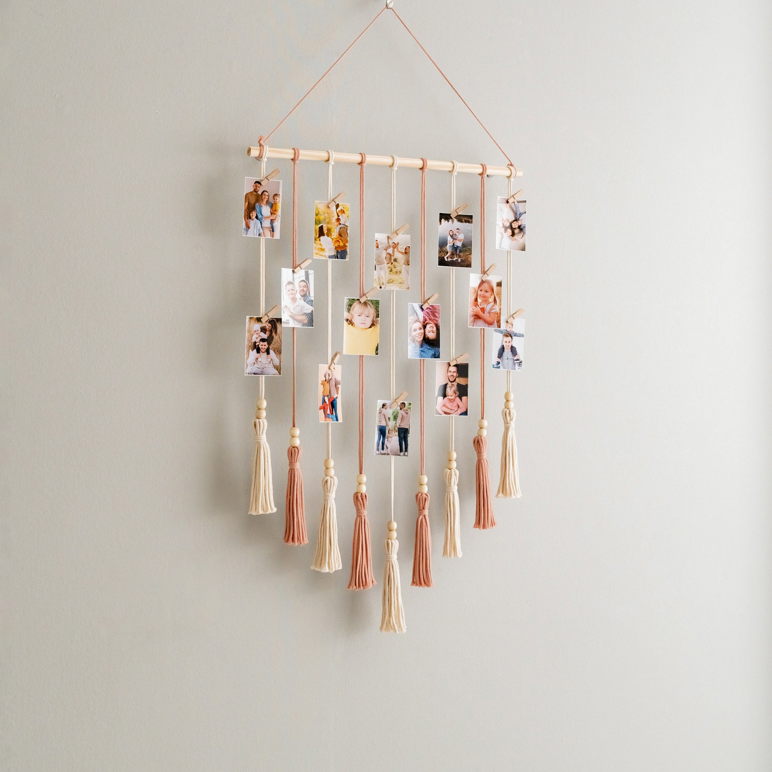 Macrame Photo Display – Boho Wall Hanging with Tassels I76