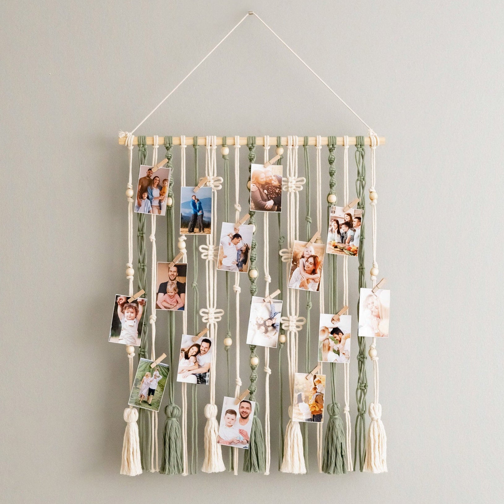 Macrame Photo Display – Boho Wall Hanging with Tassels I76