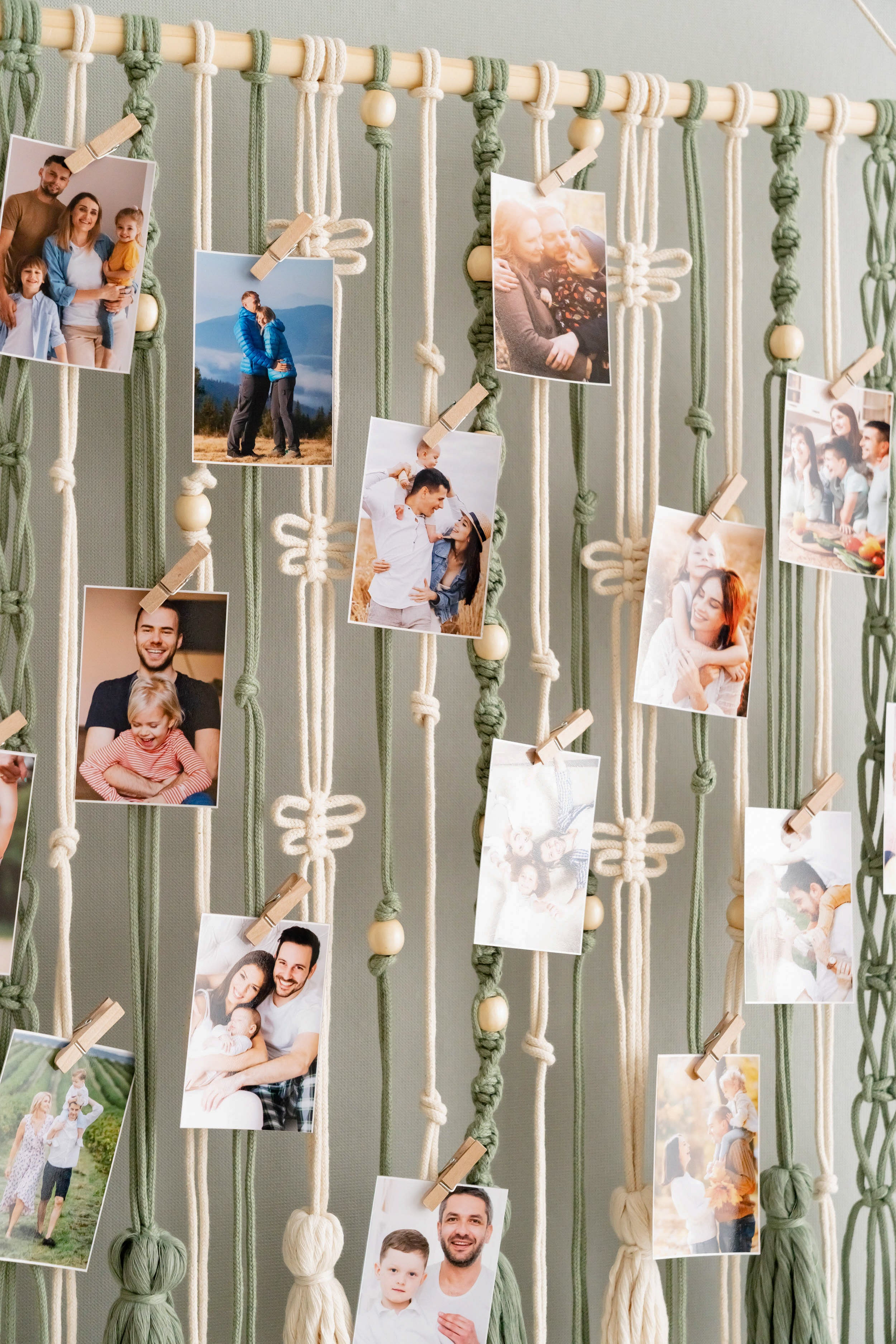 Macrame Photo Display – Boho Wall Hanging with Tassels I76