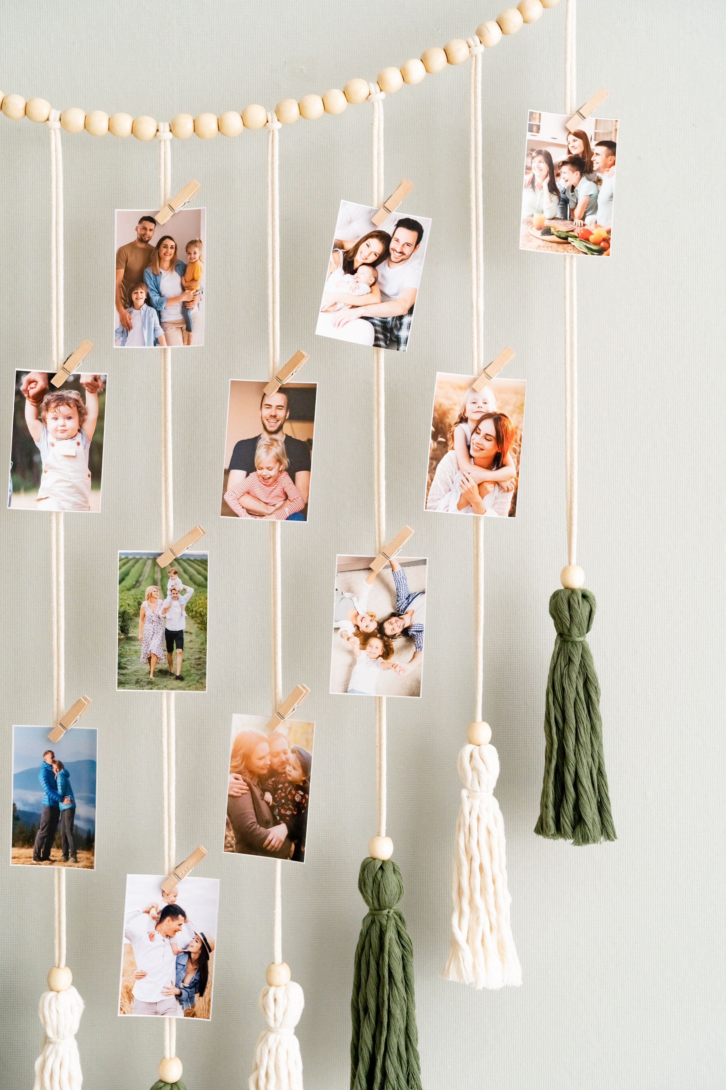 Macrame Photo Hanger – Boho Wall Display for Pictures I75