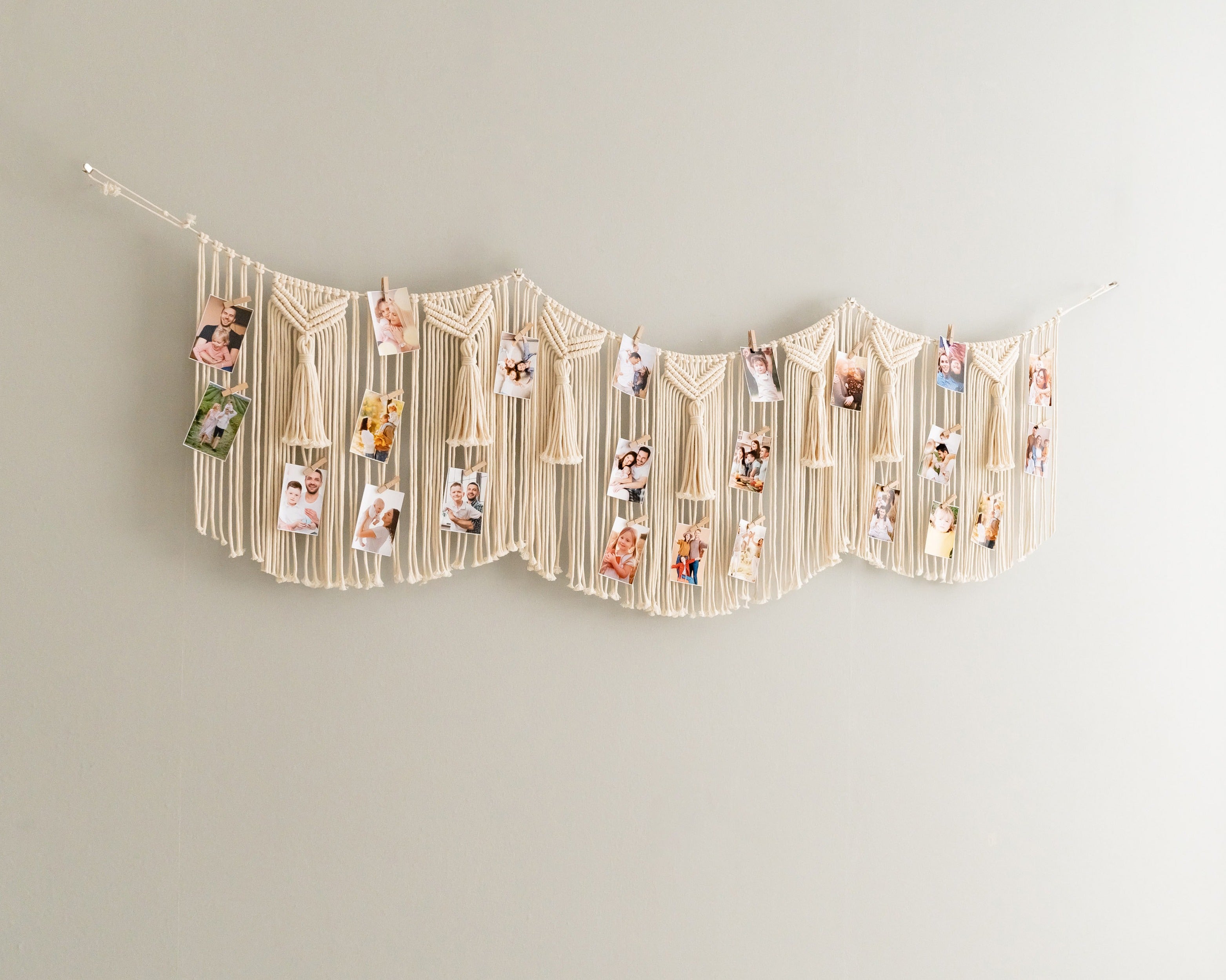 Macrame Photo Display Garland – Extra Long Wall Hanging I77