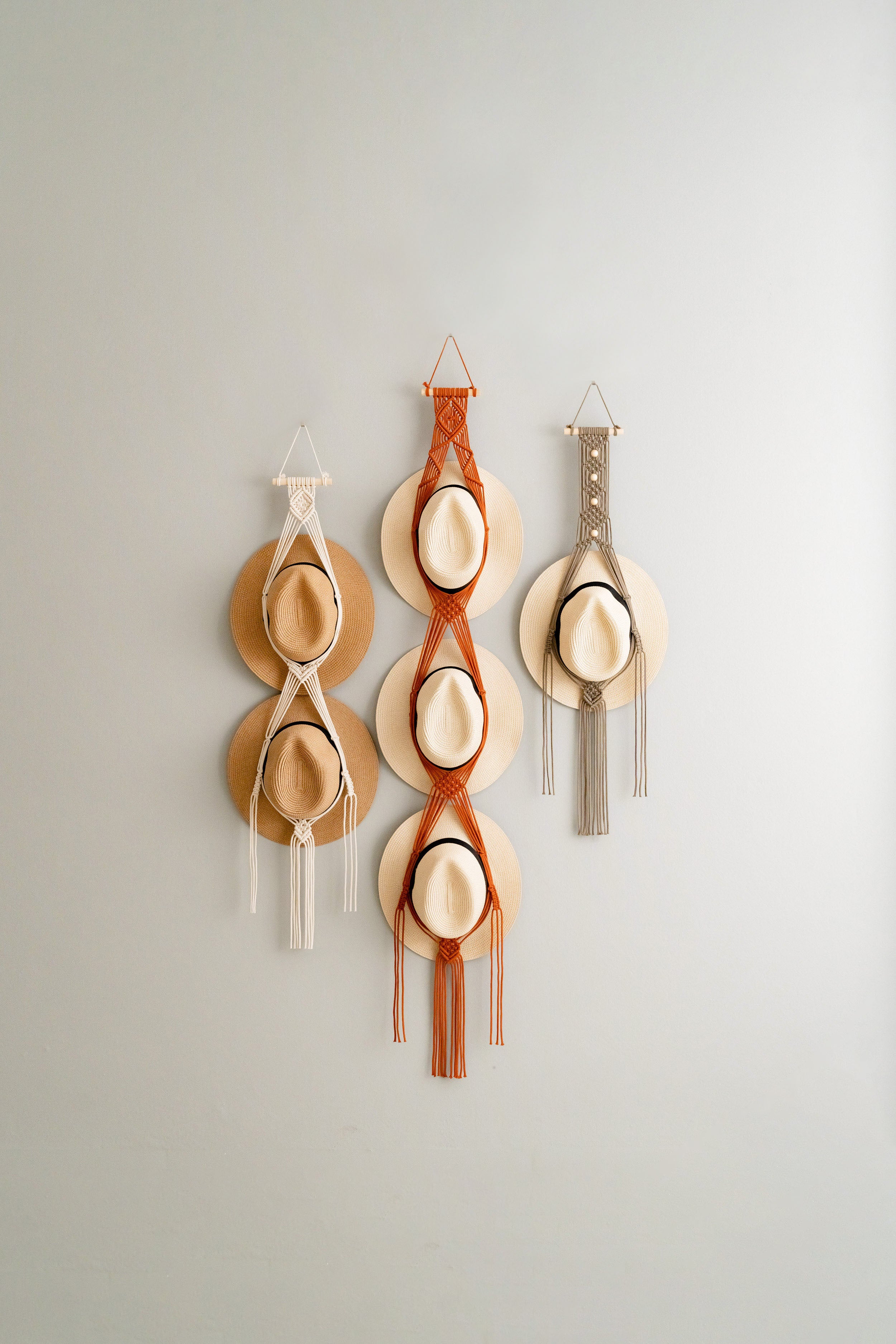 Macrame Hat Hanger – Boho Wall Organizer for Hats & Accessories I45