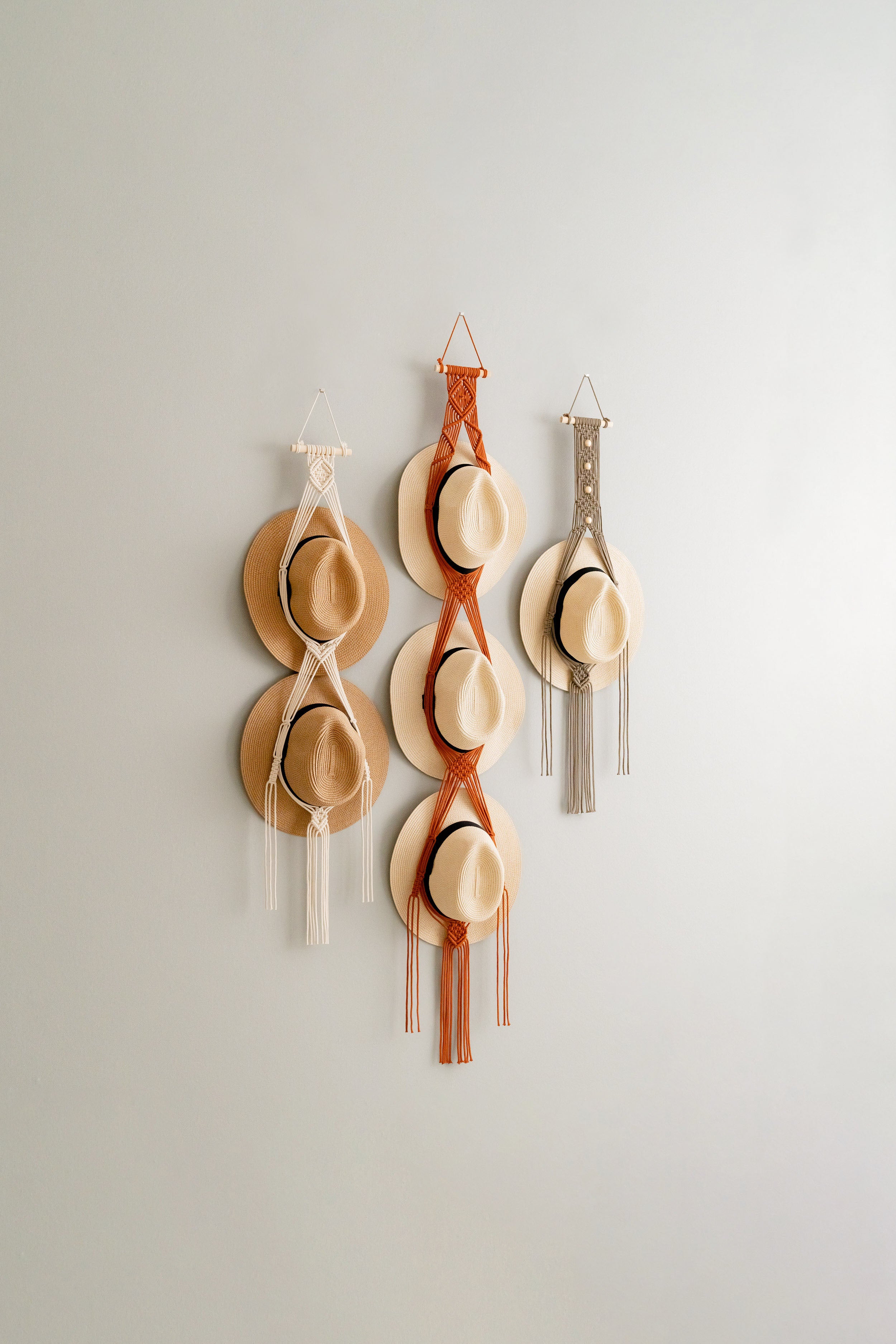 Macrame Hat Hanger – Boho Wall Organizer for Hats & Accessories I45