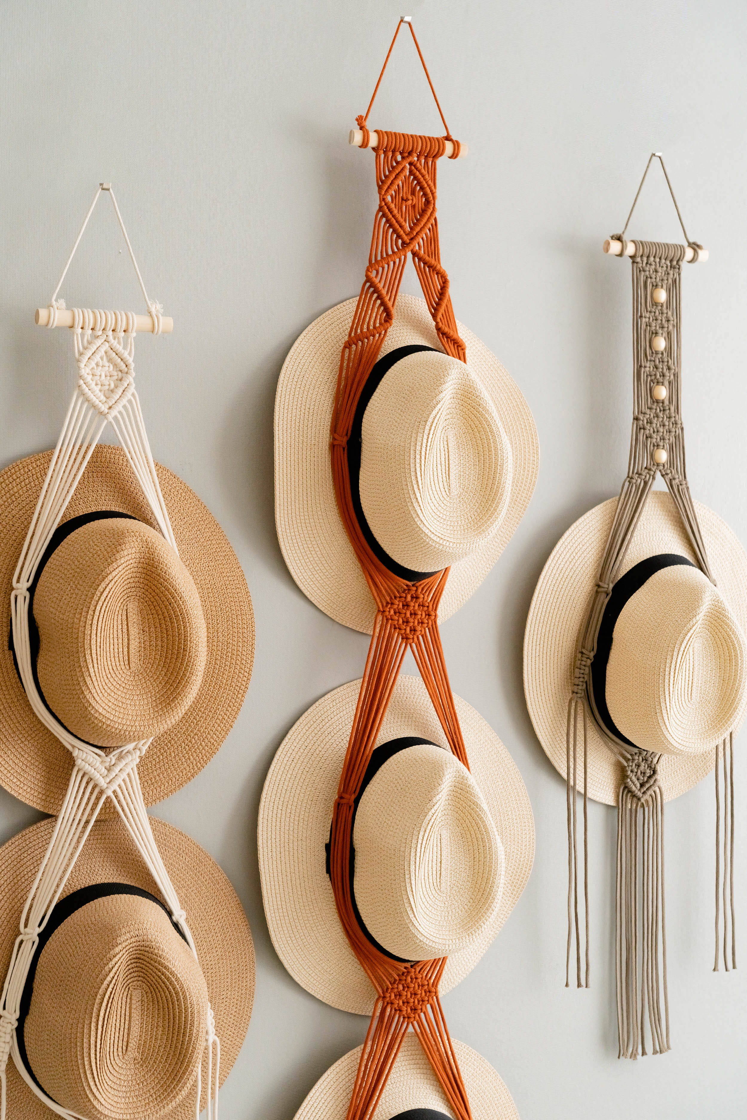 Macrame Hat Hanger – Boho Wall Organizer for Hats & Accessories I45