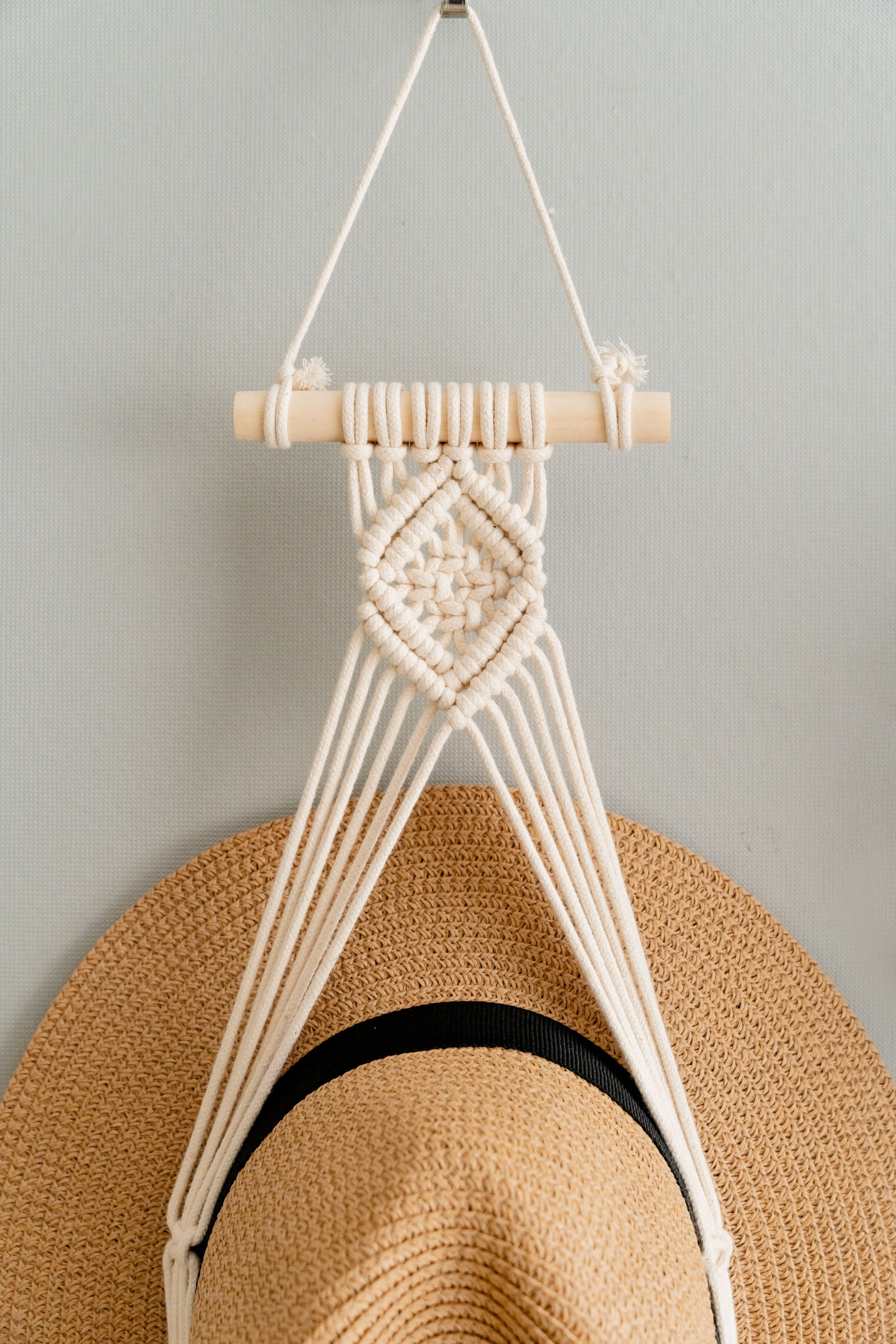 Macrame Hat Hanger – Boho Wall Organizer for Hats & Accessories I45