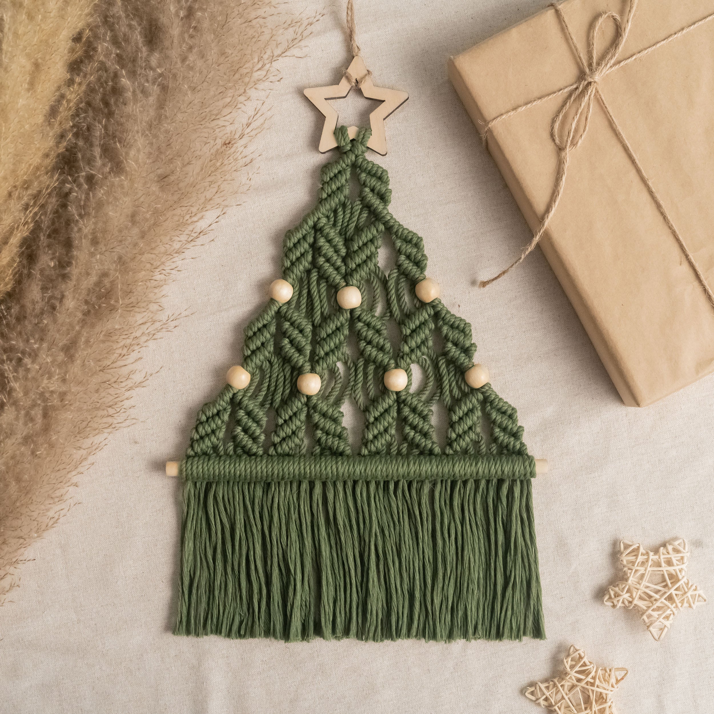 Macrame Christmas Tree Wall Hanging for Christmas Wall Decor X08