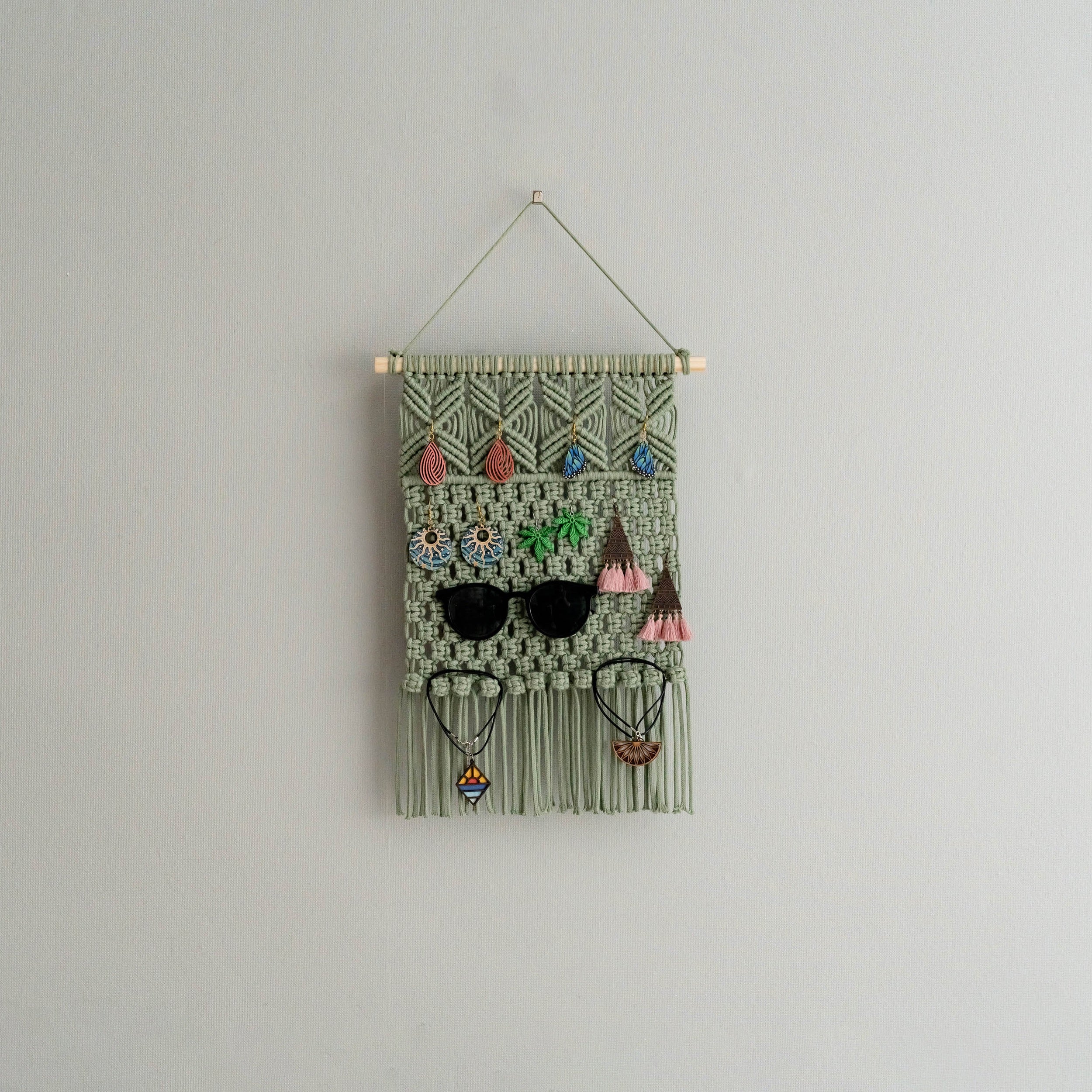 Macrame Earring Holder - Boho Jewelry Organizer Wall Hanging I80