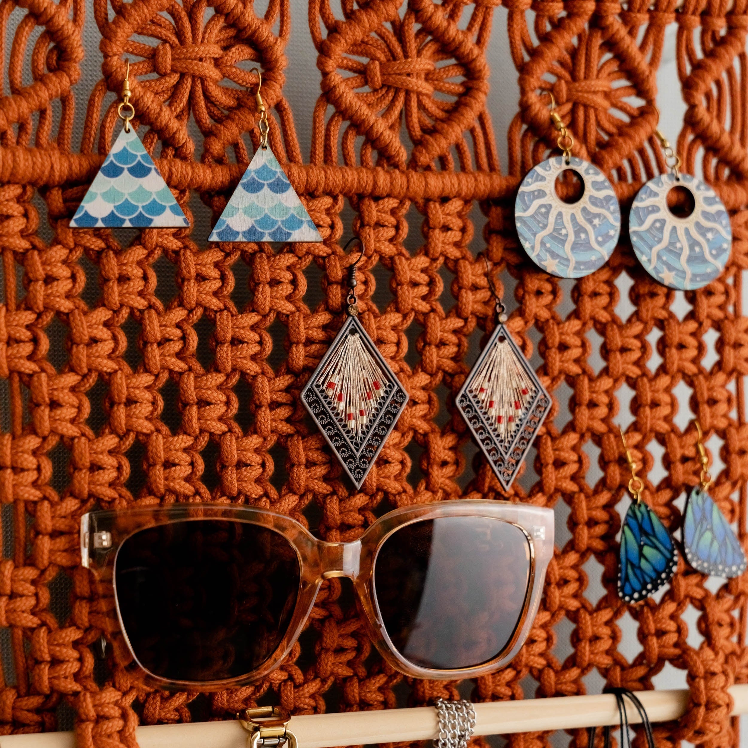 Macrame Earring Holder – Boho Wall Hanging Jewelry Organizer I82