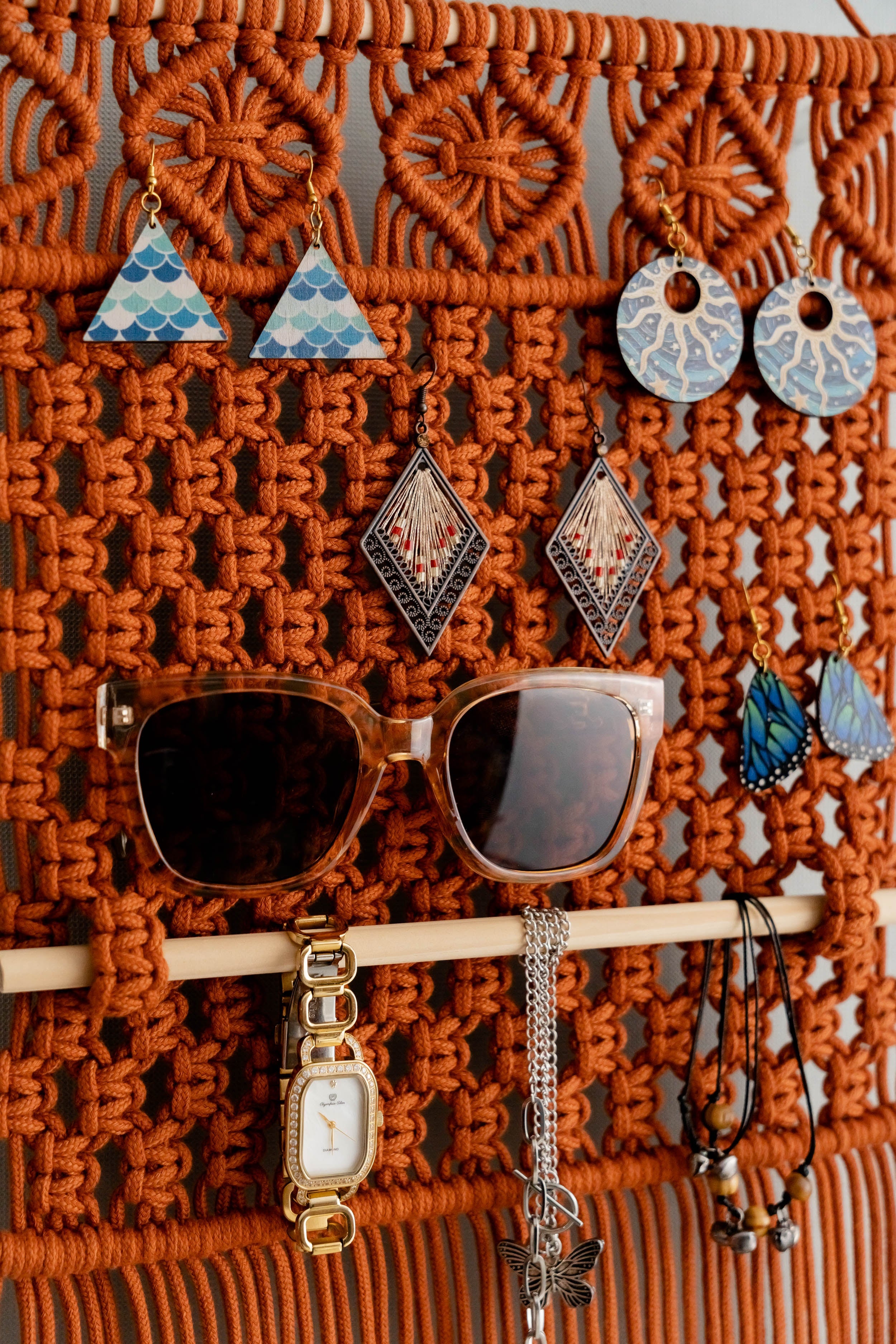 Macrame Earring Holder – Boho Wall Hanging Jewelry Organizer I82