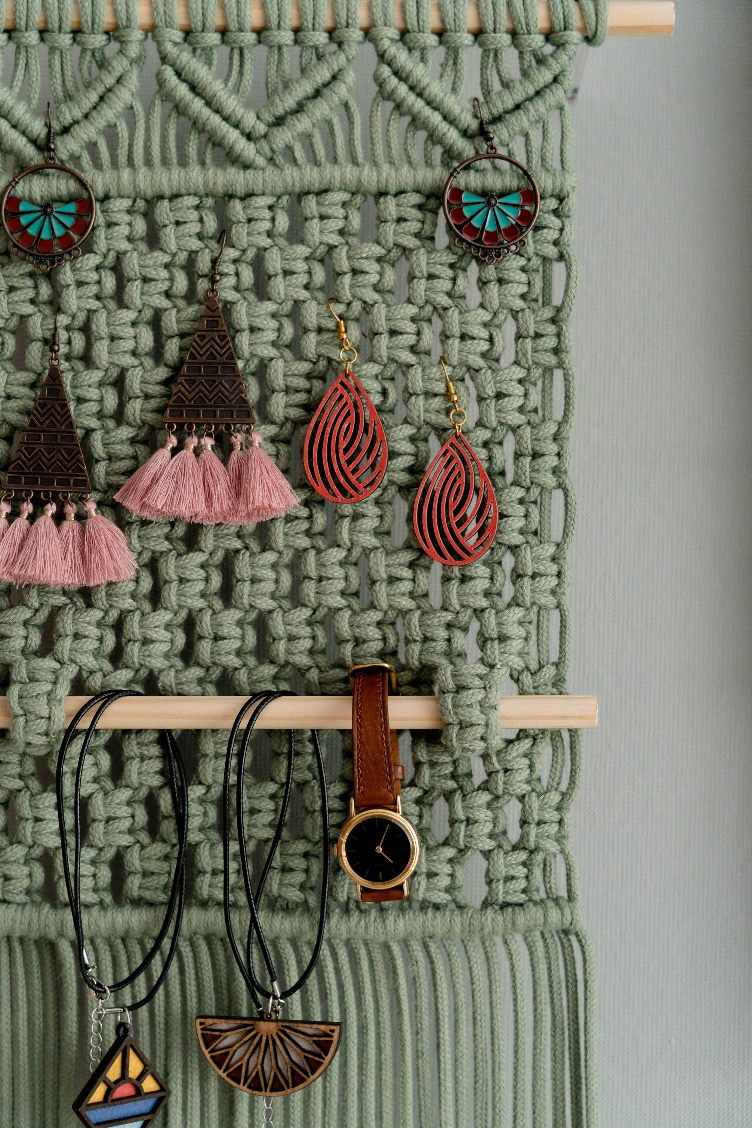 Macrame Earring Holder – Boho Wall Hanging Jewelry Organizer I82