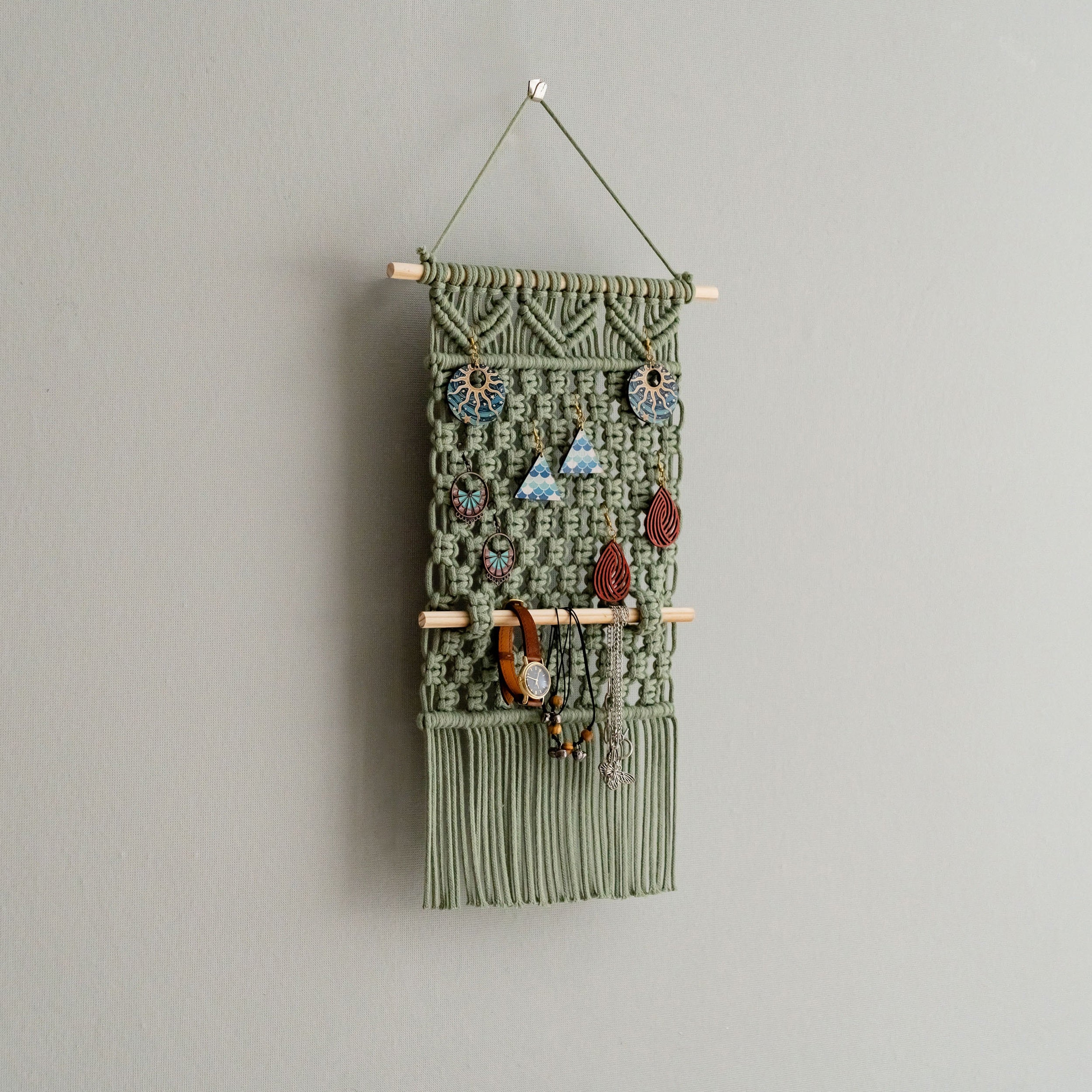 Macrame Earring Holder – Boho Wall Hanging Jewelry Organizer I82