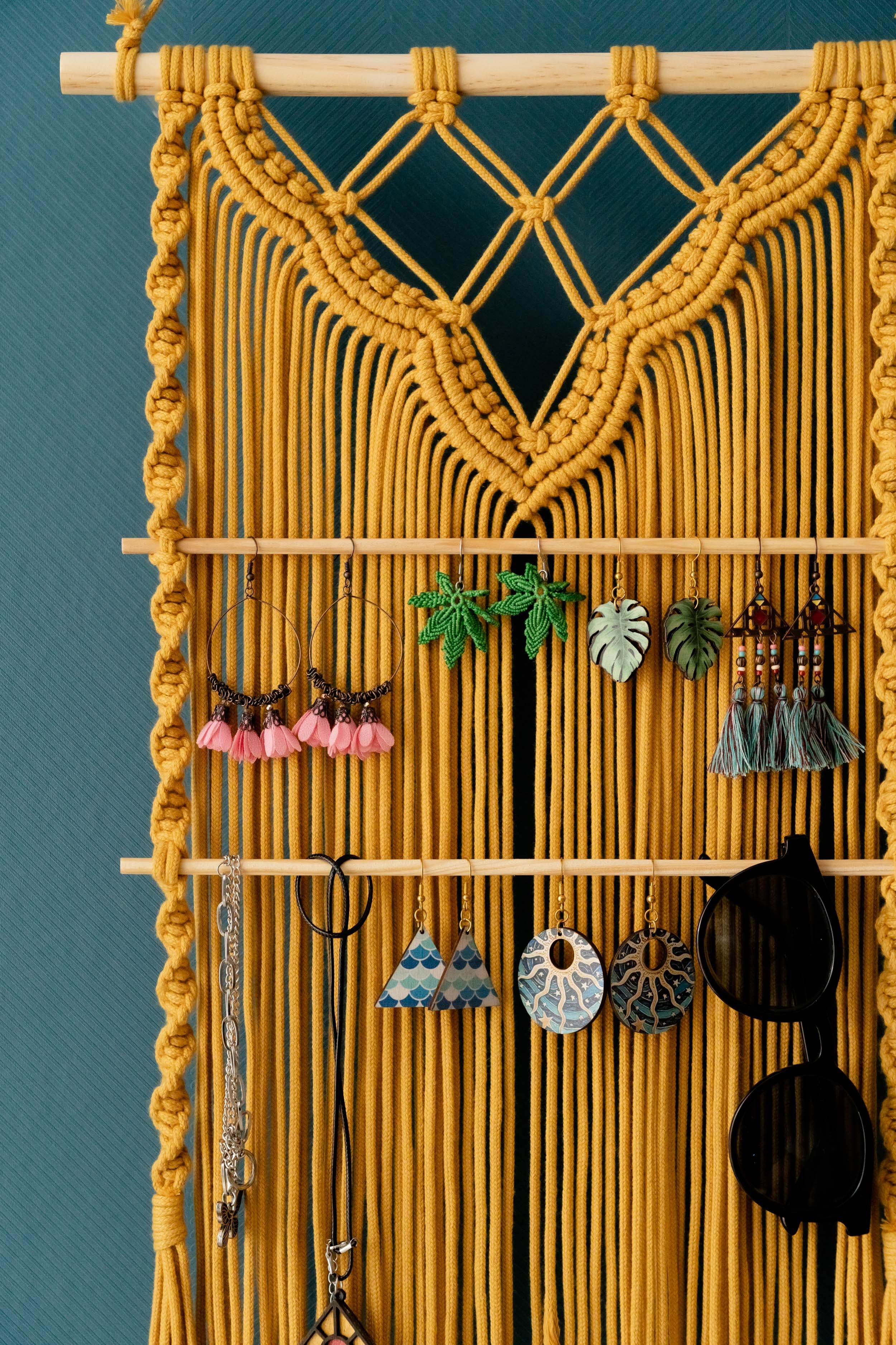 Macrame Earring Holder – Boho Jewelry Organizer Wall Hanging I81