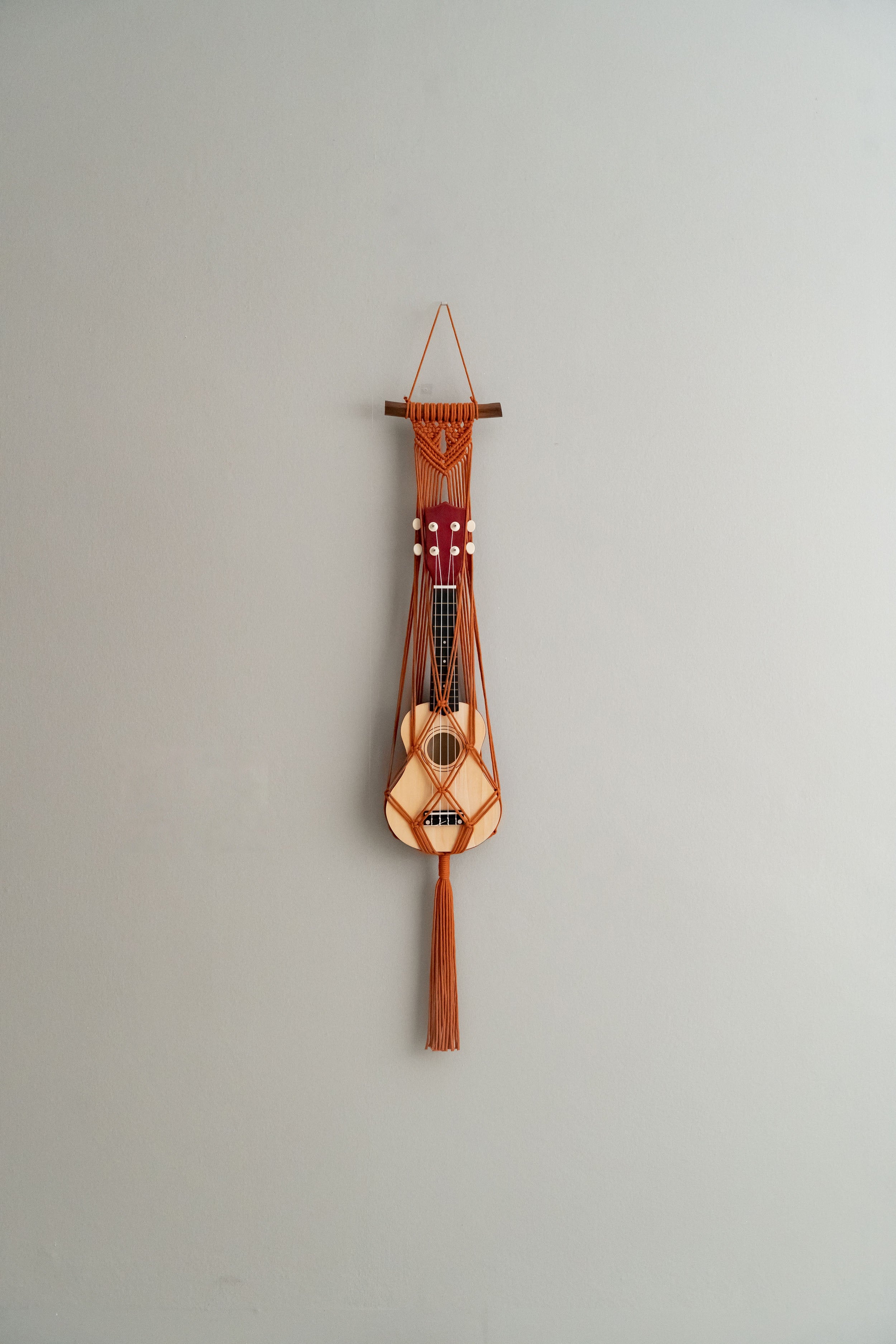 Macrame Ukulele Hanger – Ukulele Wall Mount for Boho Room Decor H77
