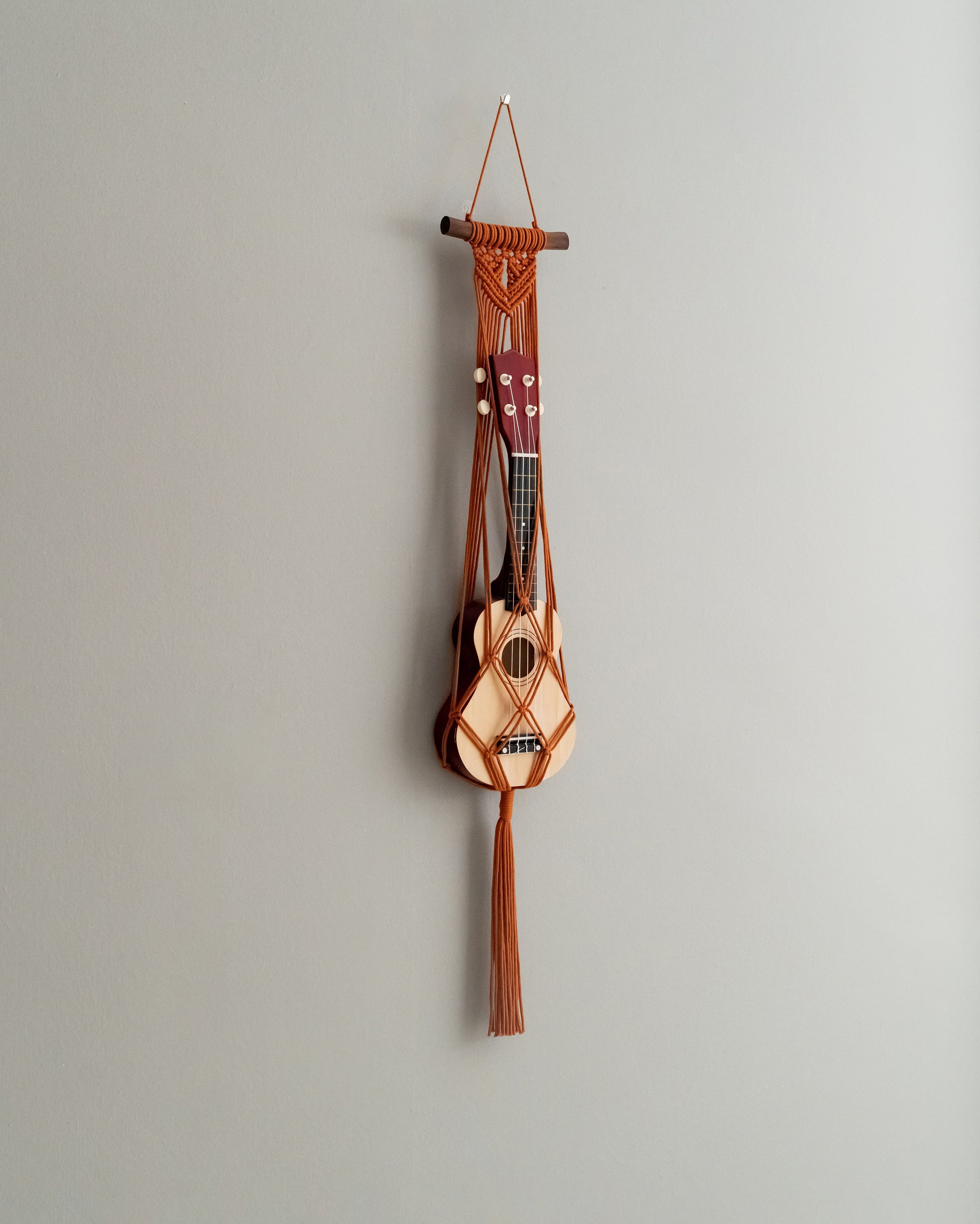 Macrame Ukulele Hanger – Ukulele Wall Mount for Boho Room Decor H77