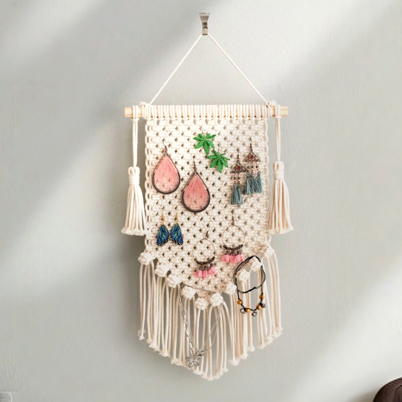 Macrame Jewelry Hanger for Stylish Accessory Storage