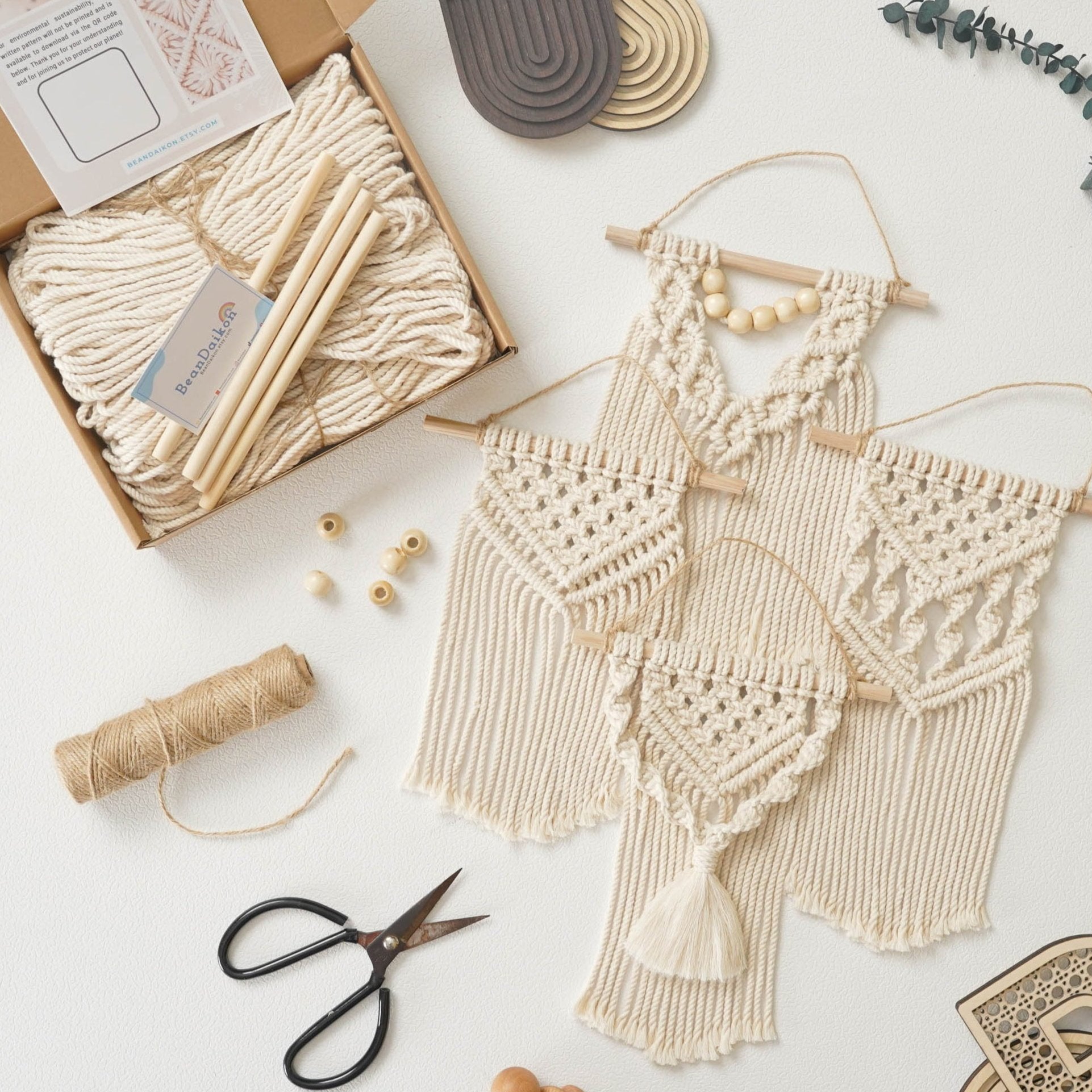 Mini Macrame Wall Hanging Kit – DIY Set for Beginners & Gifts K44