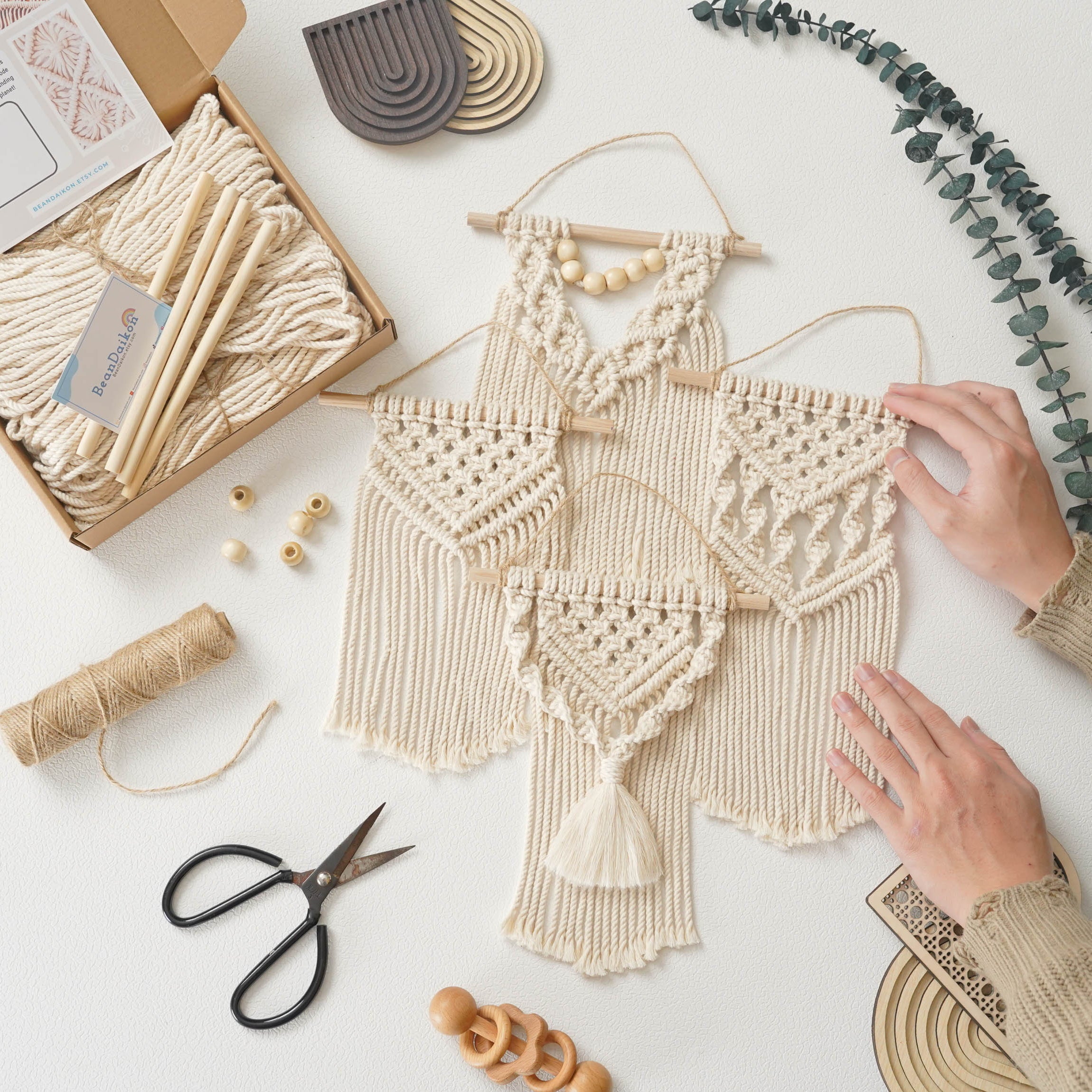 Mini Macrame Wall Hanging Kit – DIY Set for Beginners & Gifts K44